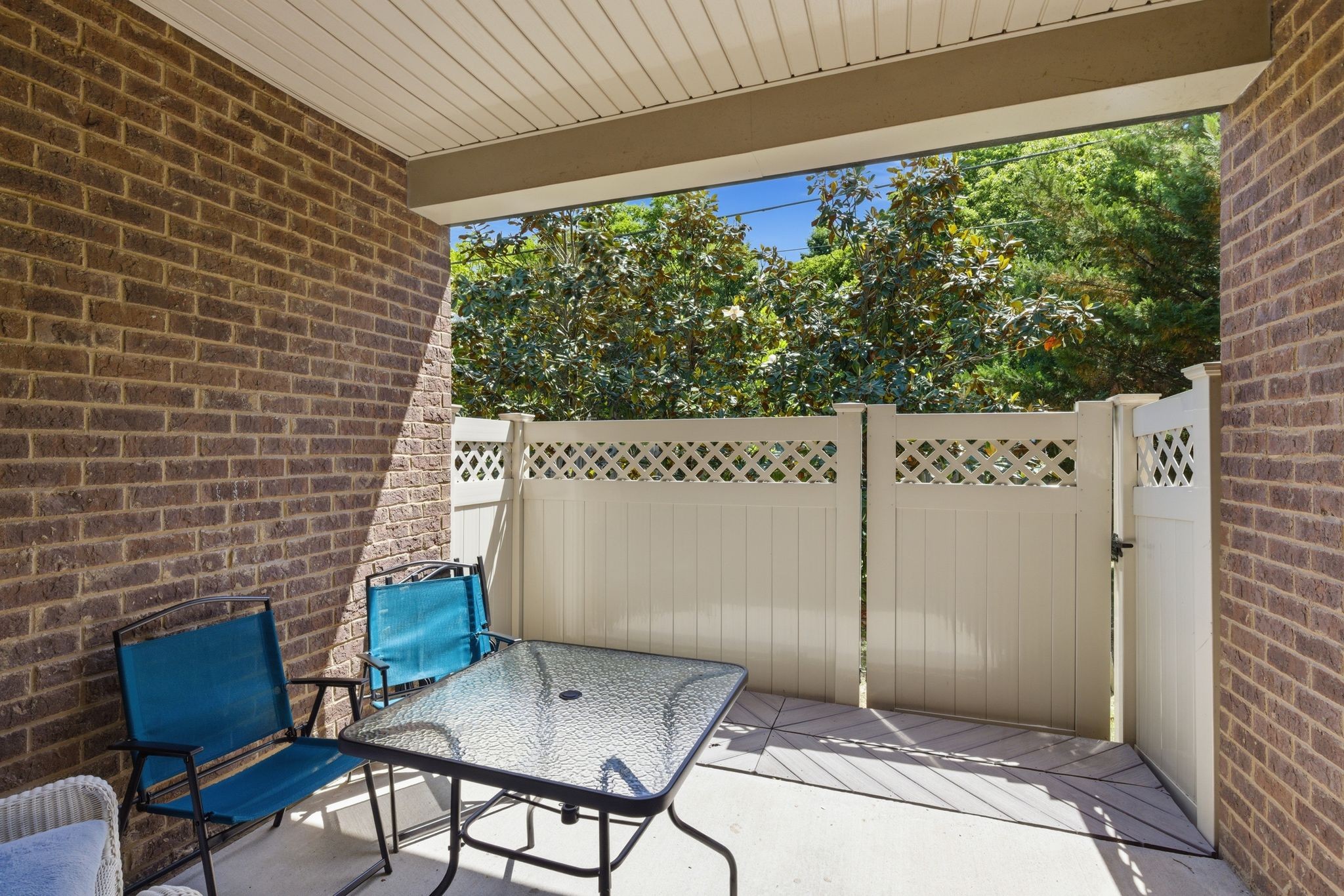 2106 Traemoor Village Ct