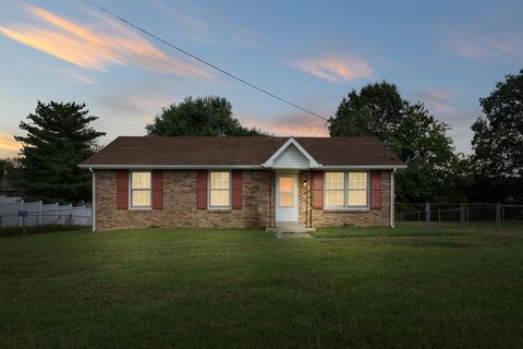 431 Cunningham Ln Clarksville TN 37042