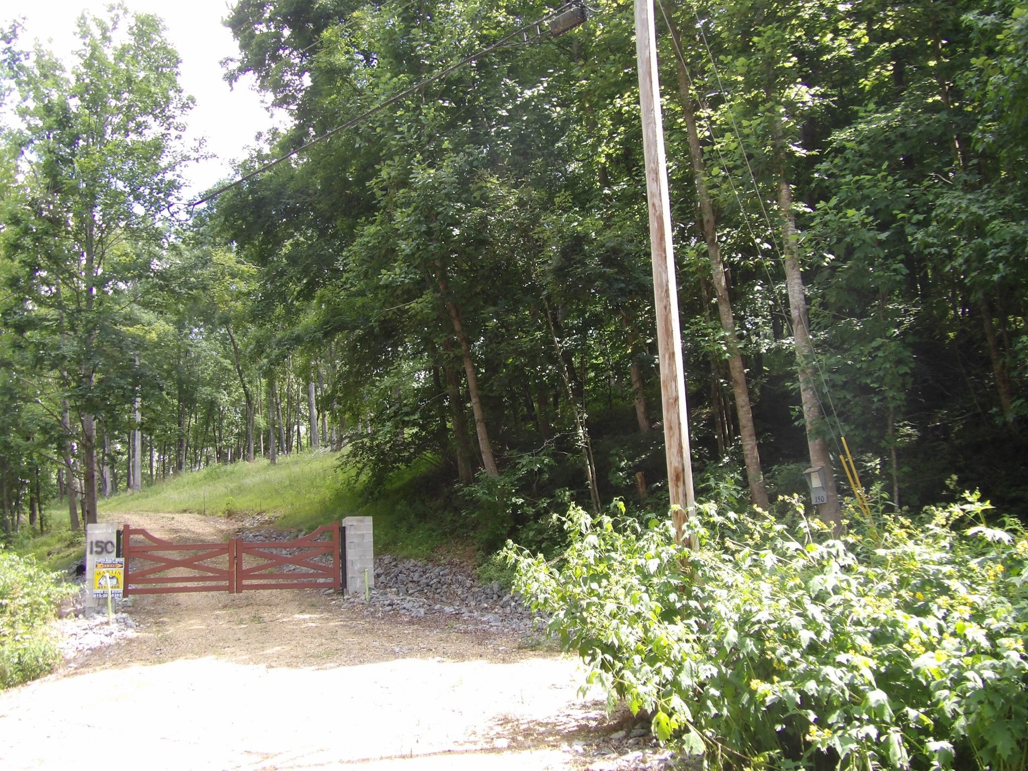 150 W John Davis Rd