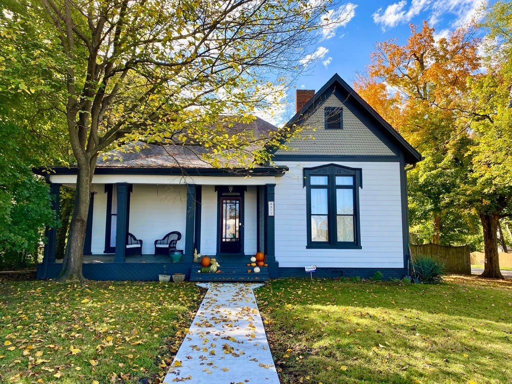 4.0-bed rental at 4311 Elkins Ave