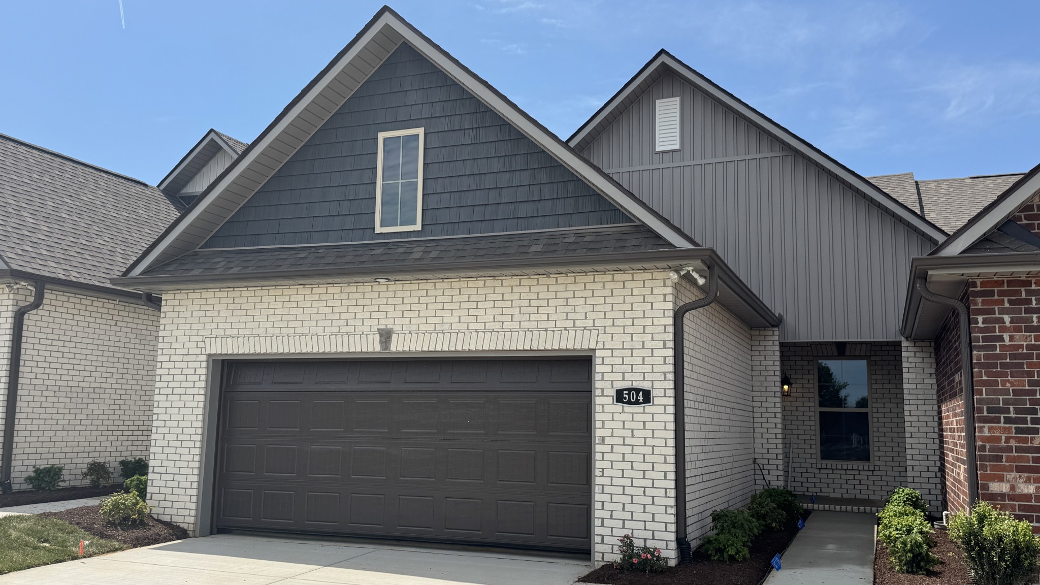 504 W Foxrun