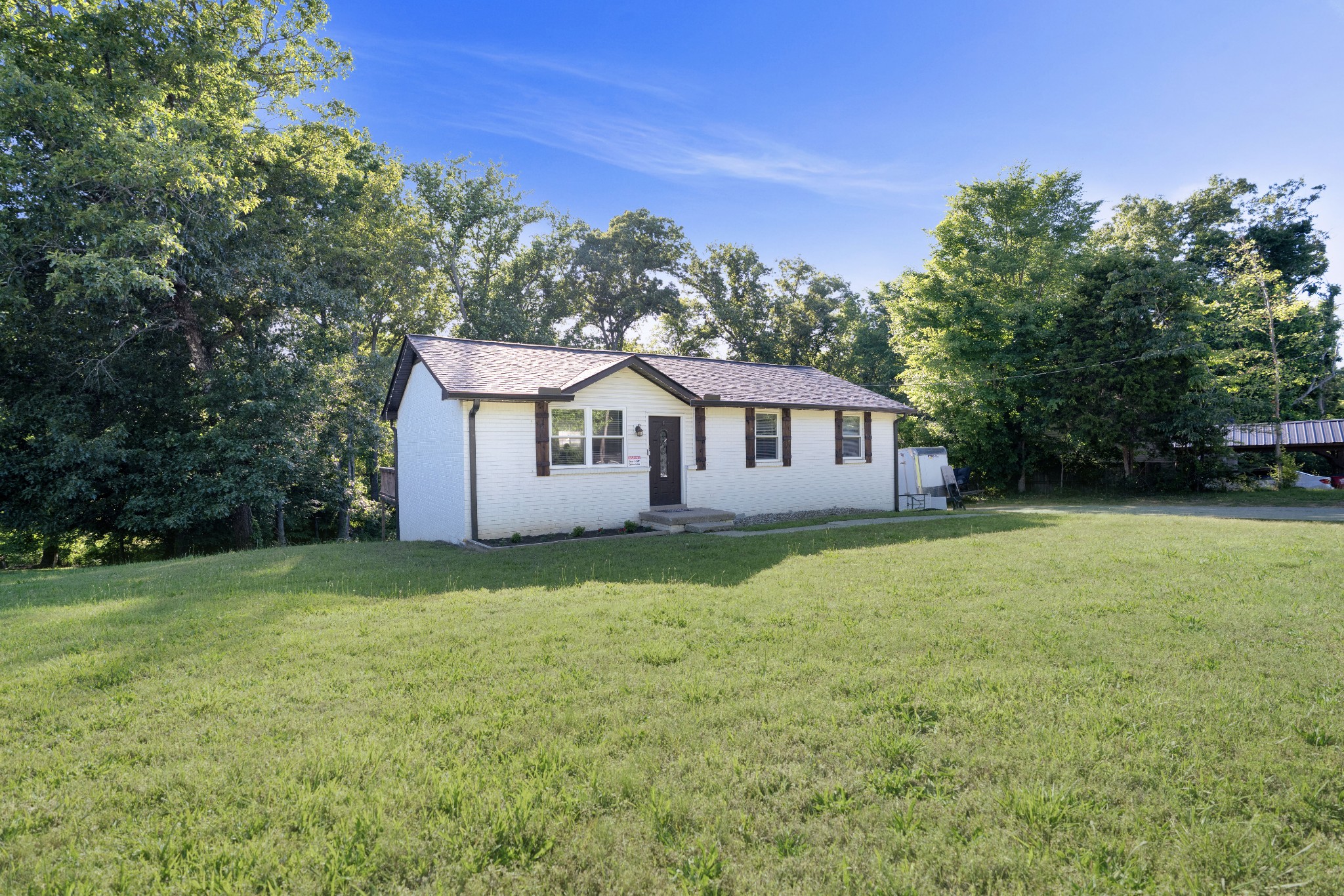 412 Hilltop Dr