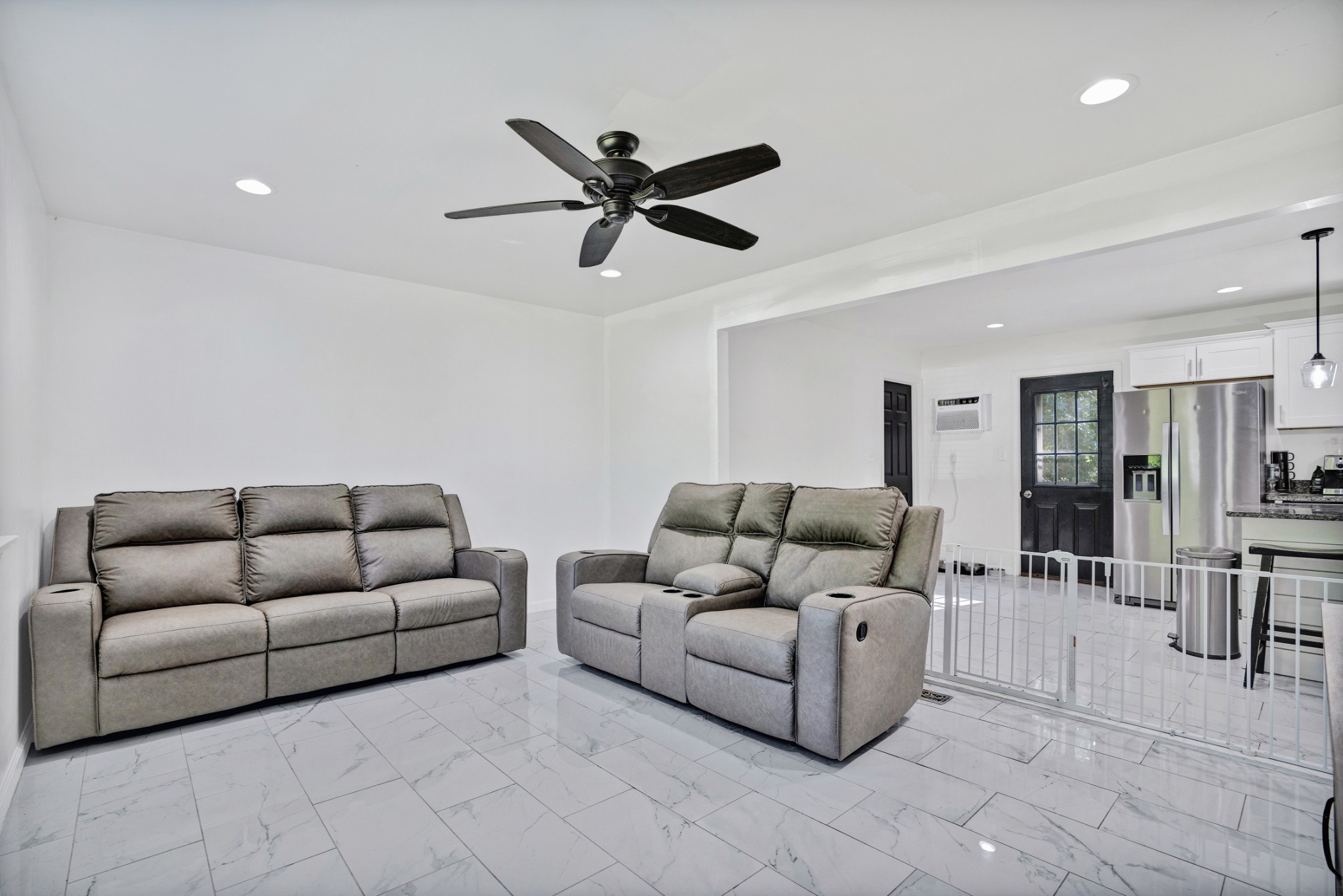 412 Hilltop Dr