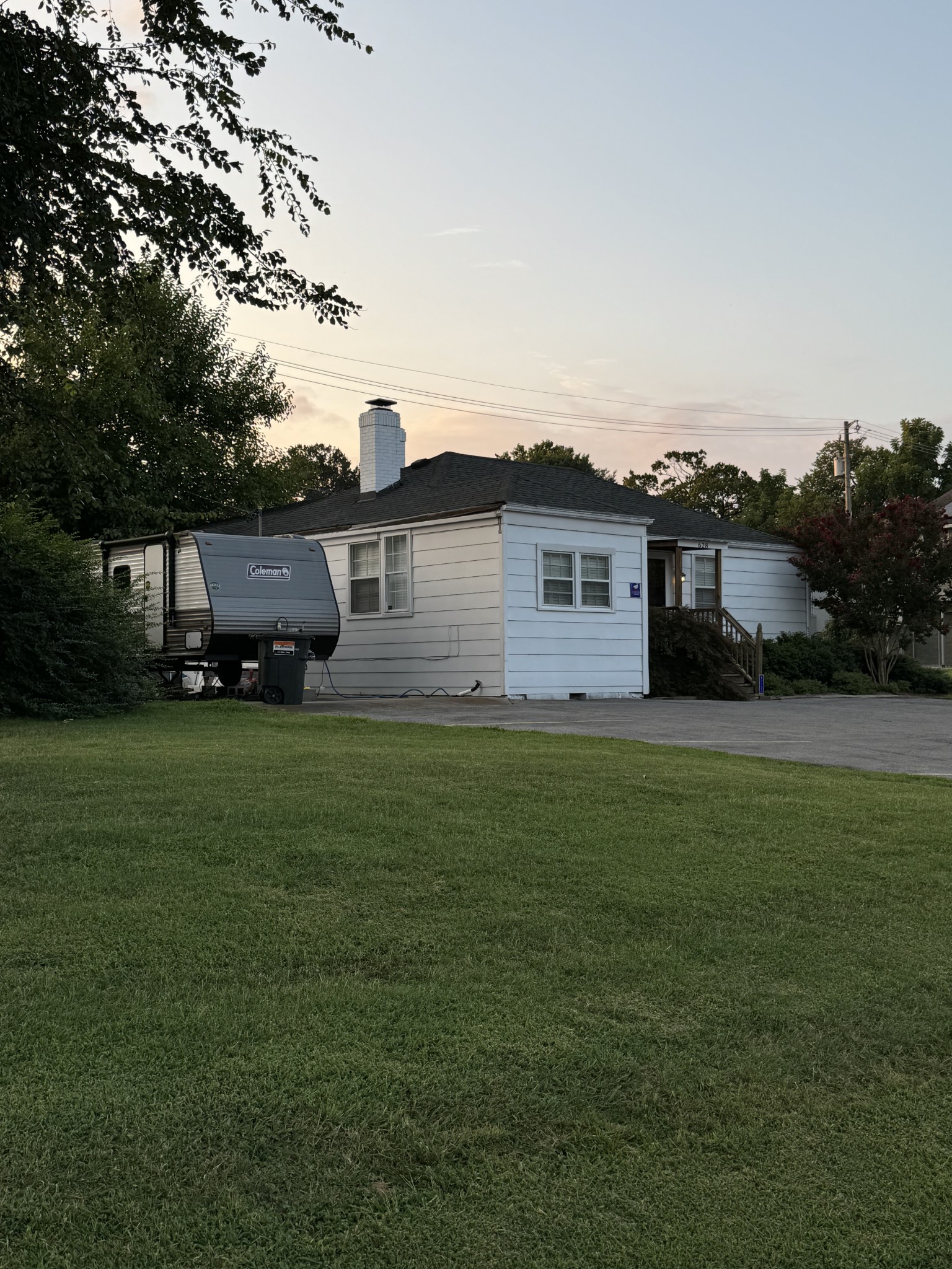 628 W Iris Dr