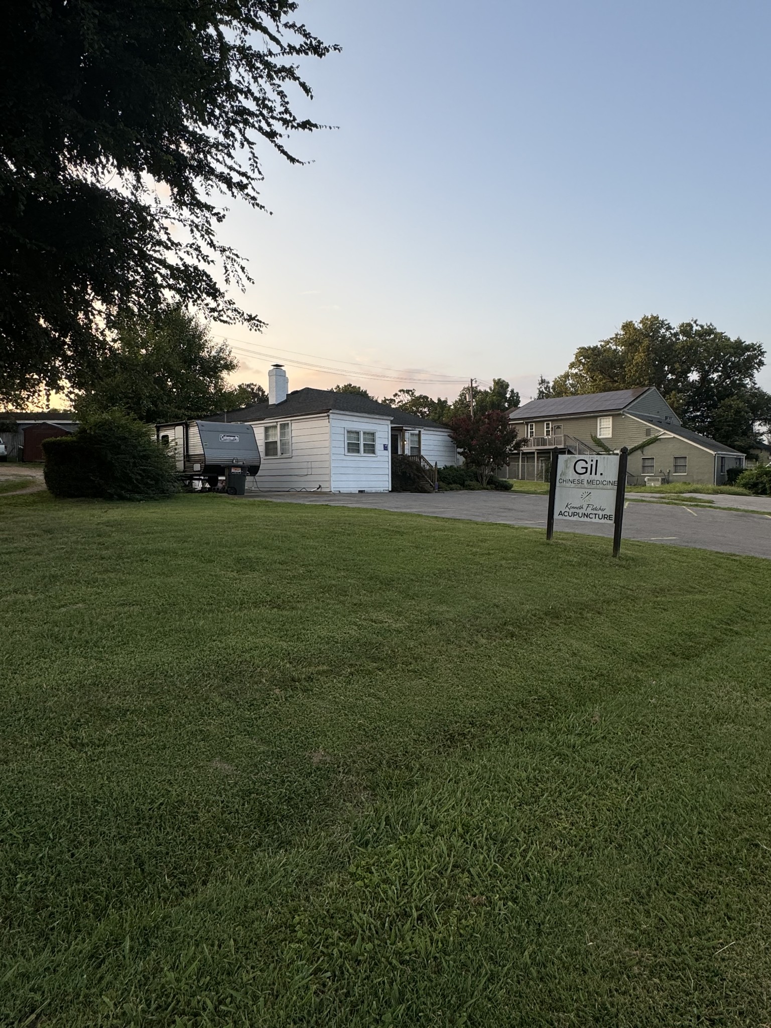 628 W Iris Dr