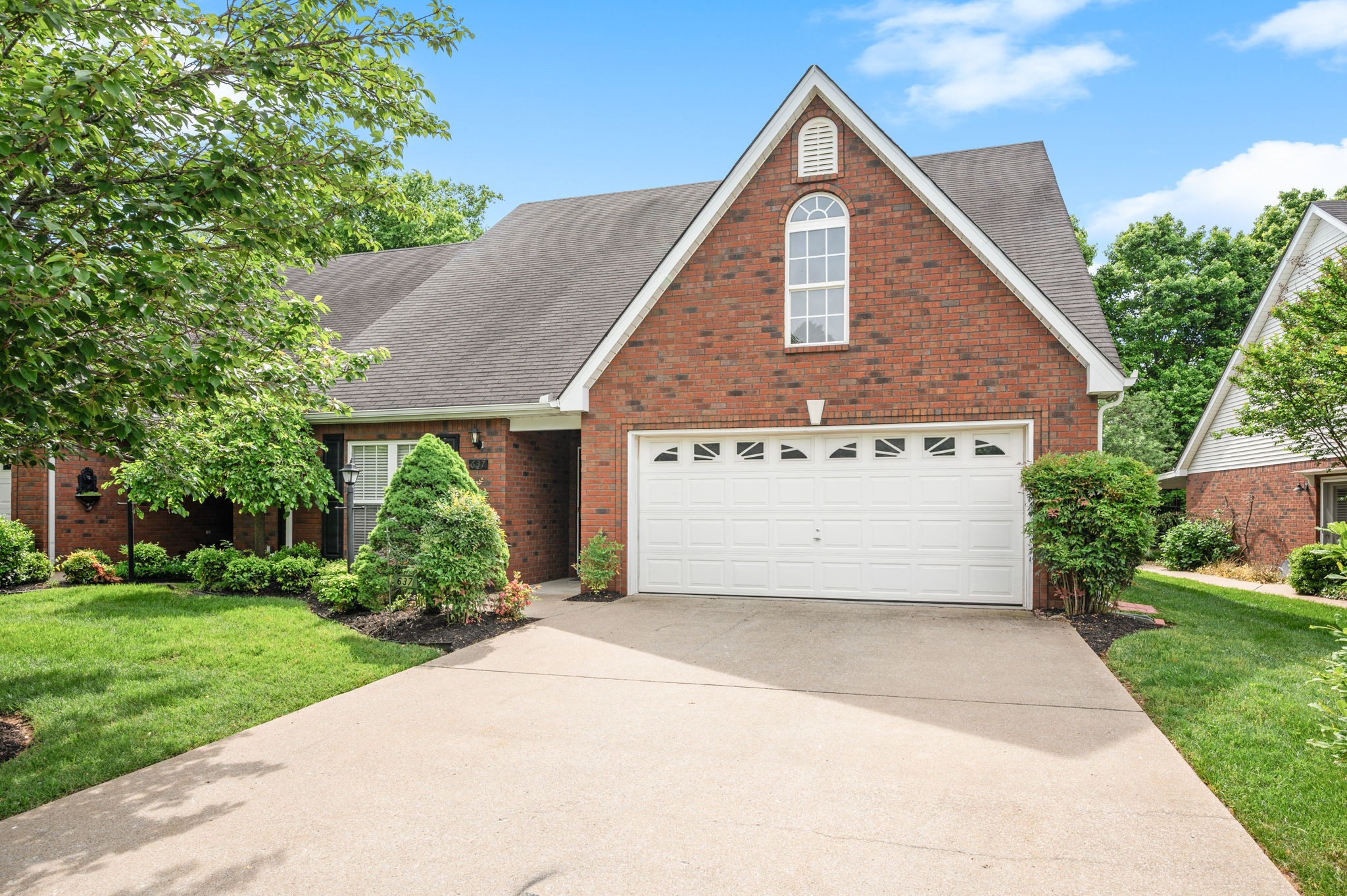 637 Stonetrace Dr