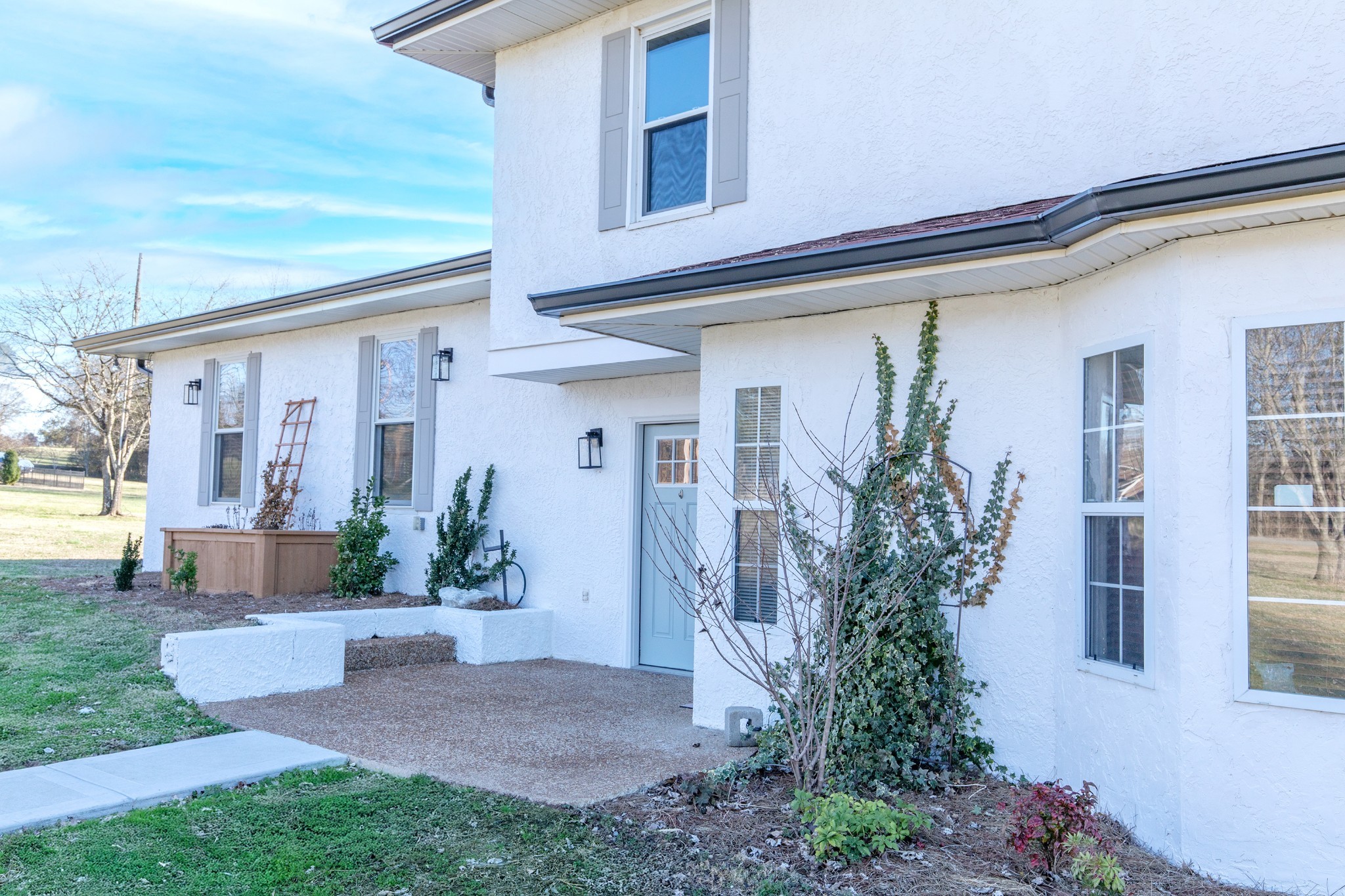 557 Peach Valley Rd