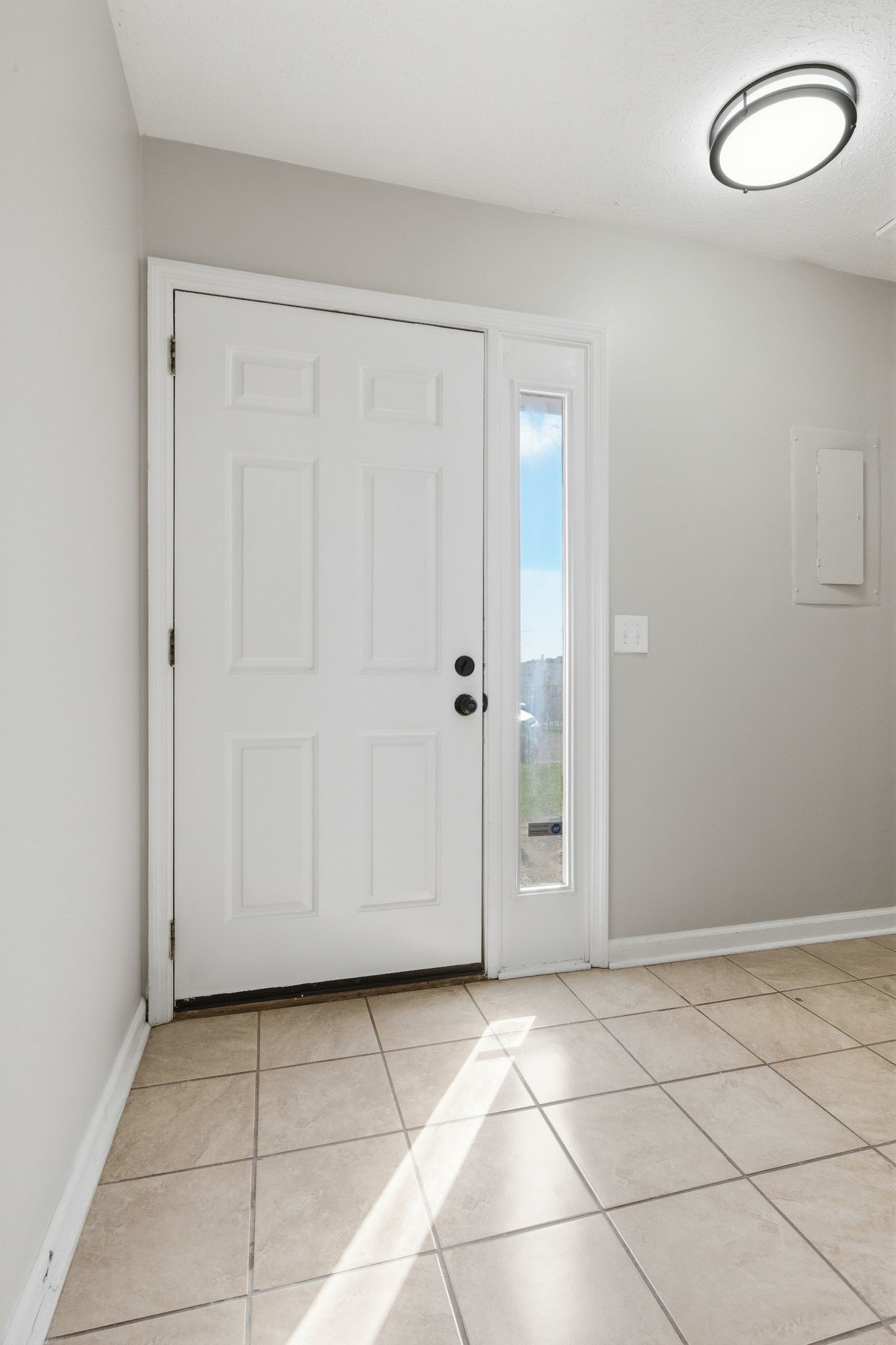 220 Village Cir W 220