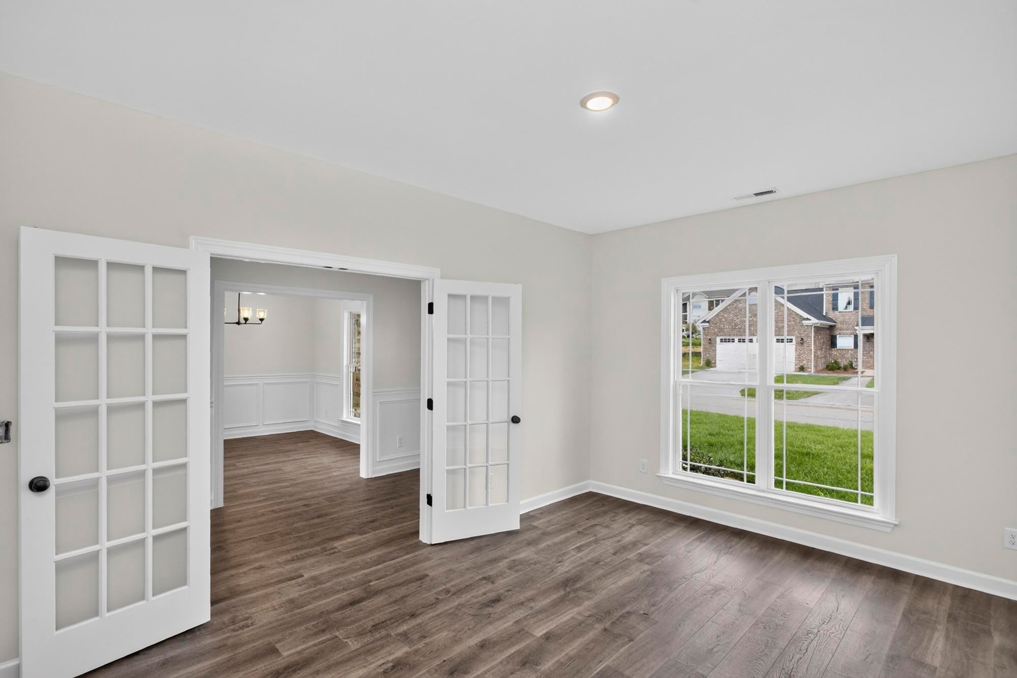 5020 Salient Dr
