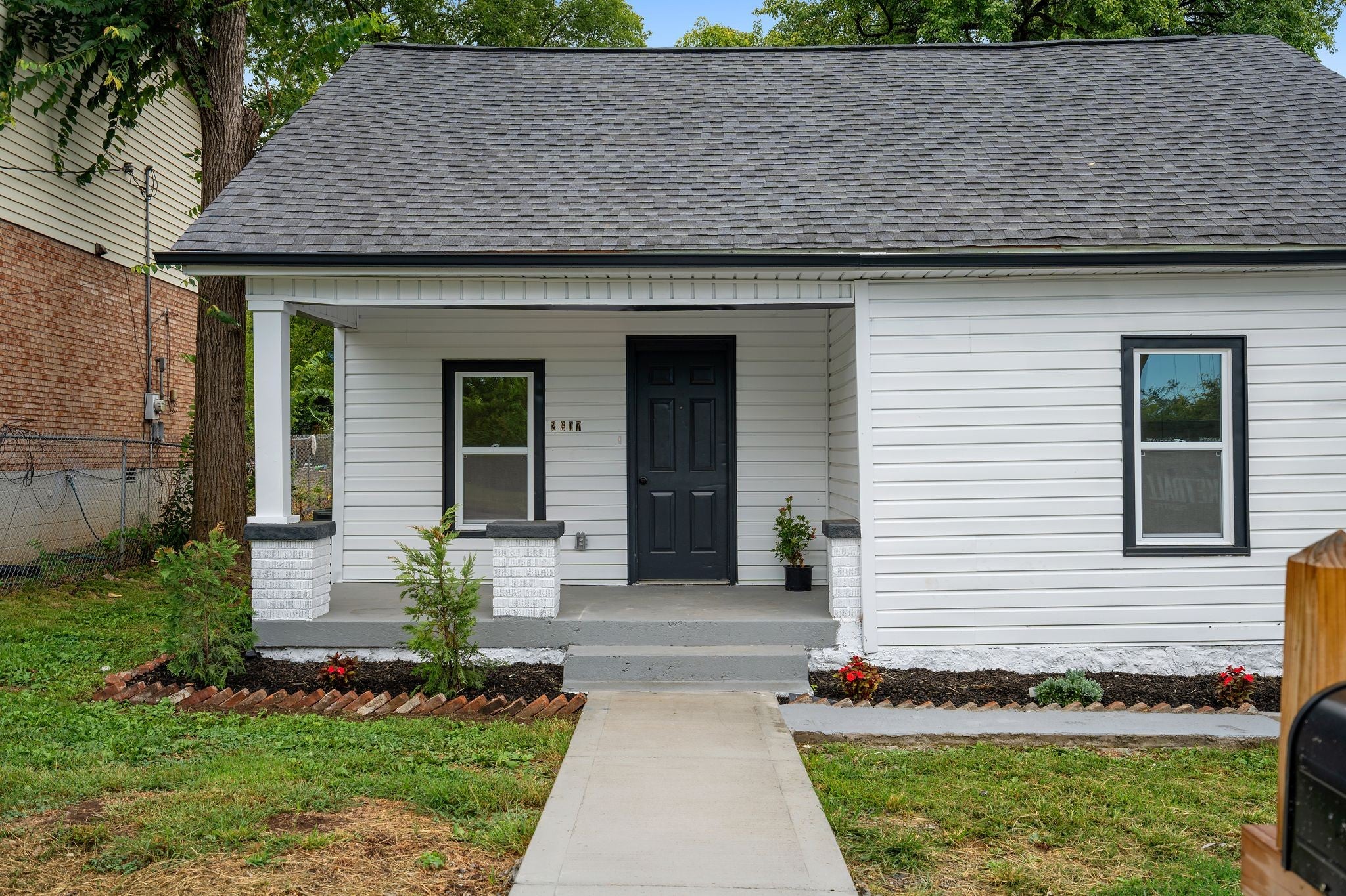 2607 Alameda St