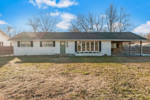 20 S Walnut St Hohenwald TN 38462