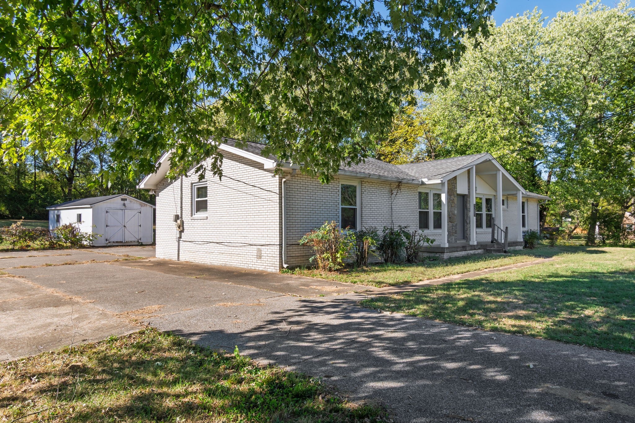 1205 Lipscomb Dr