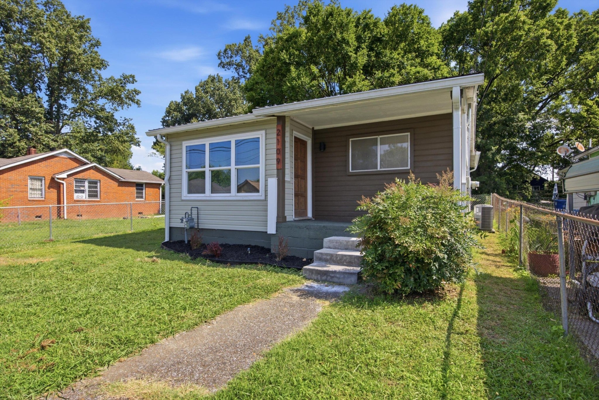 Photo 1 of 22 — 2109 Garfield Street, Chattanooga, TN 37404