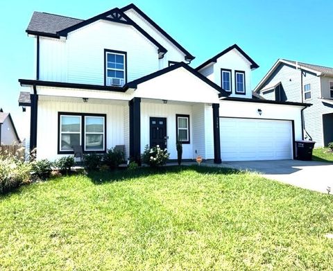 Photo of 1156 Charles Thomas Dr, Clarksville, TN 37042 (MLS # 3039050)