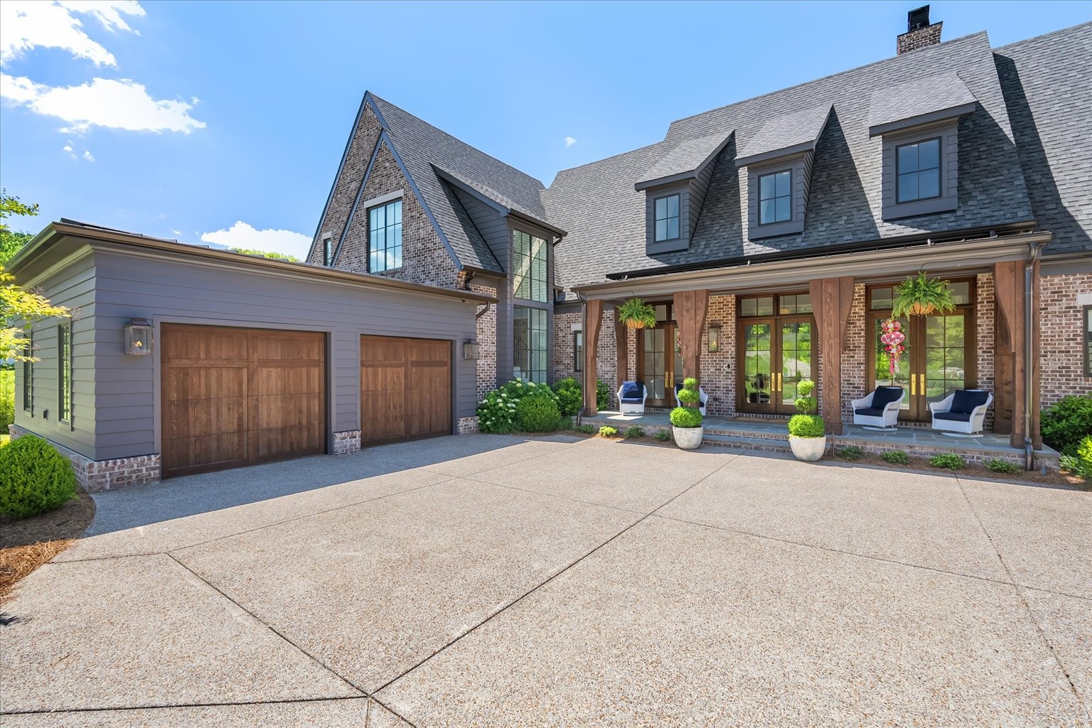 9289 Fordham Dr