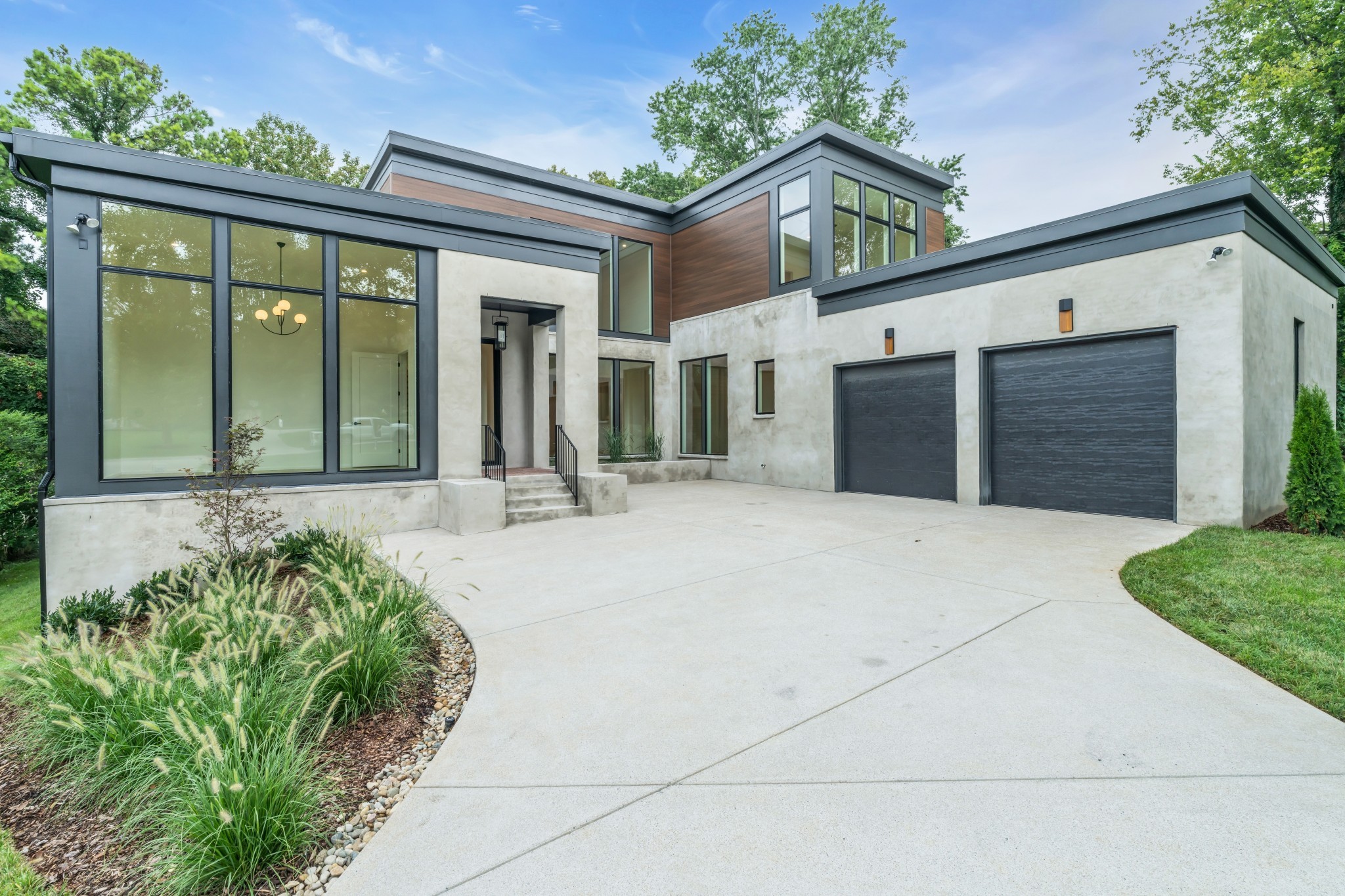 4045 Outer Drive