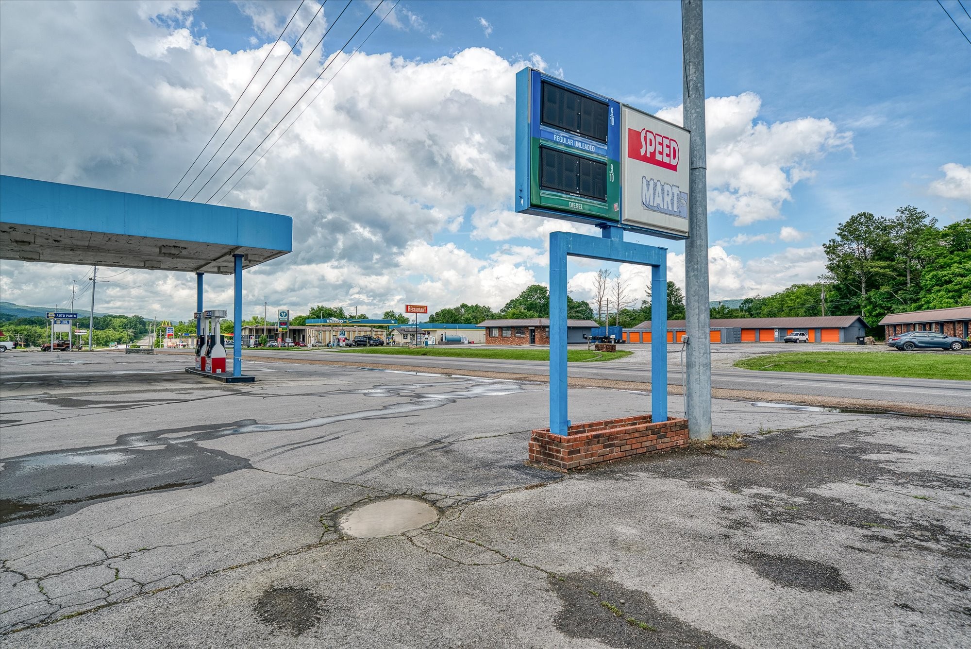 3715 Main St