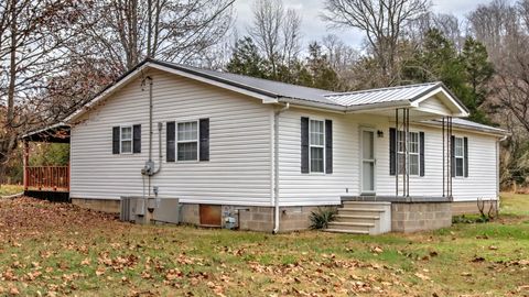 1636 Toms Creek Road Linden TN 37096