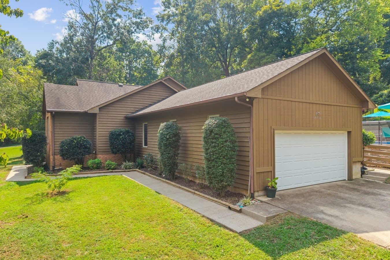 1990 Rock Springs Rd