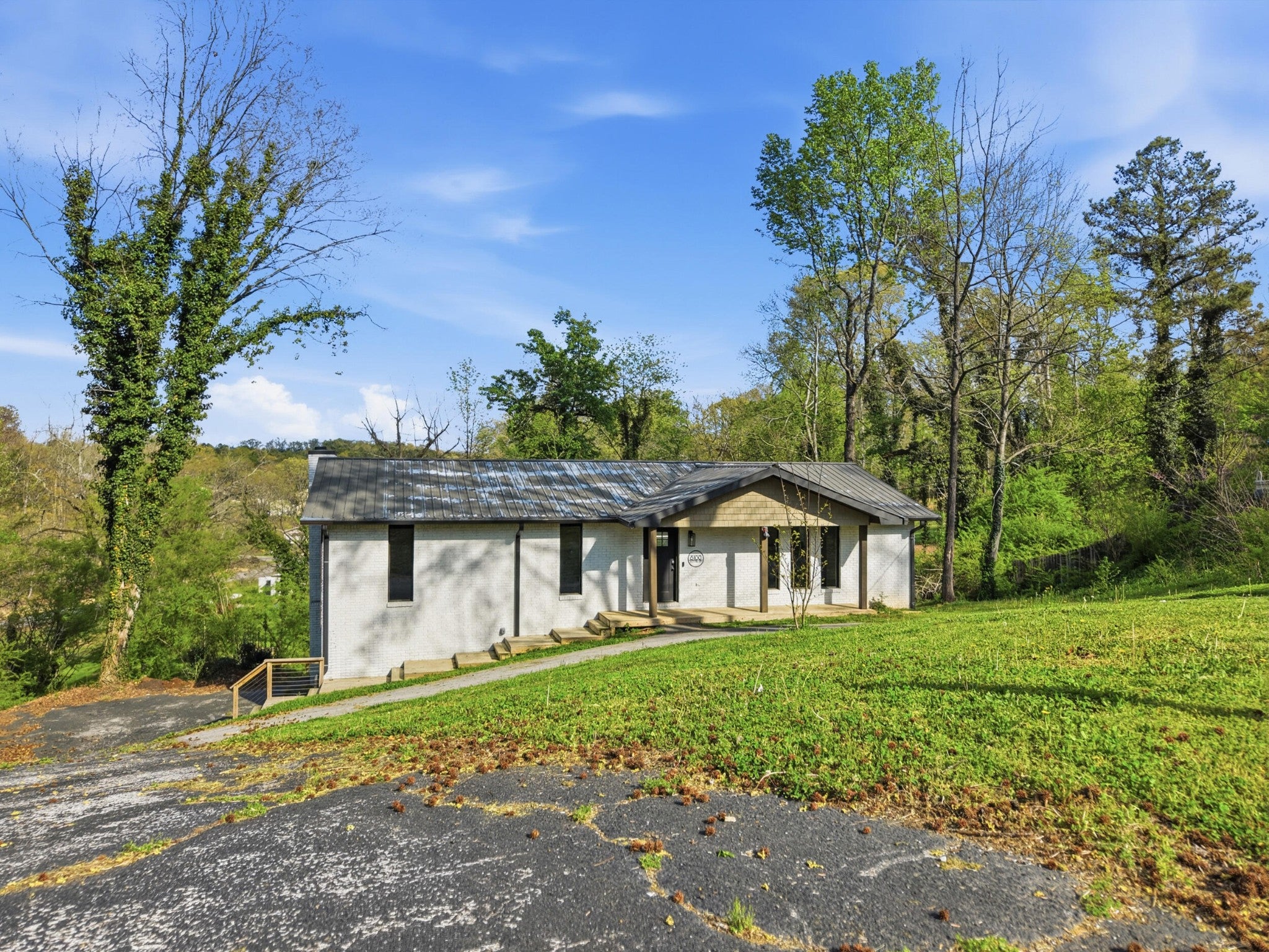 6100 Lottie Lane
