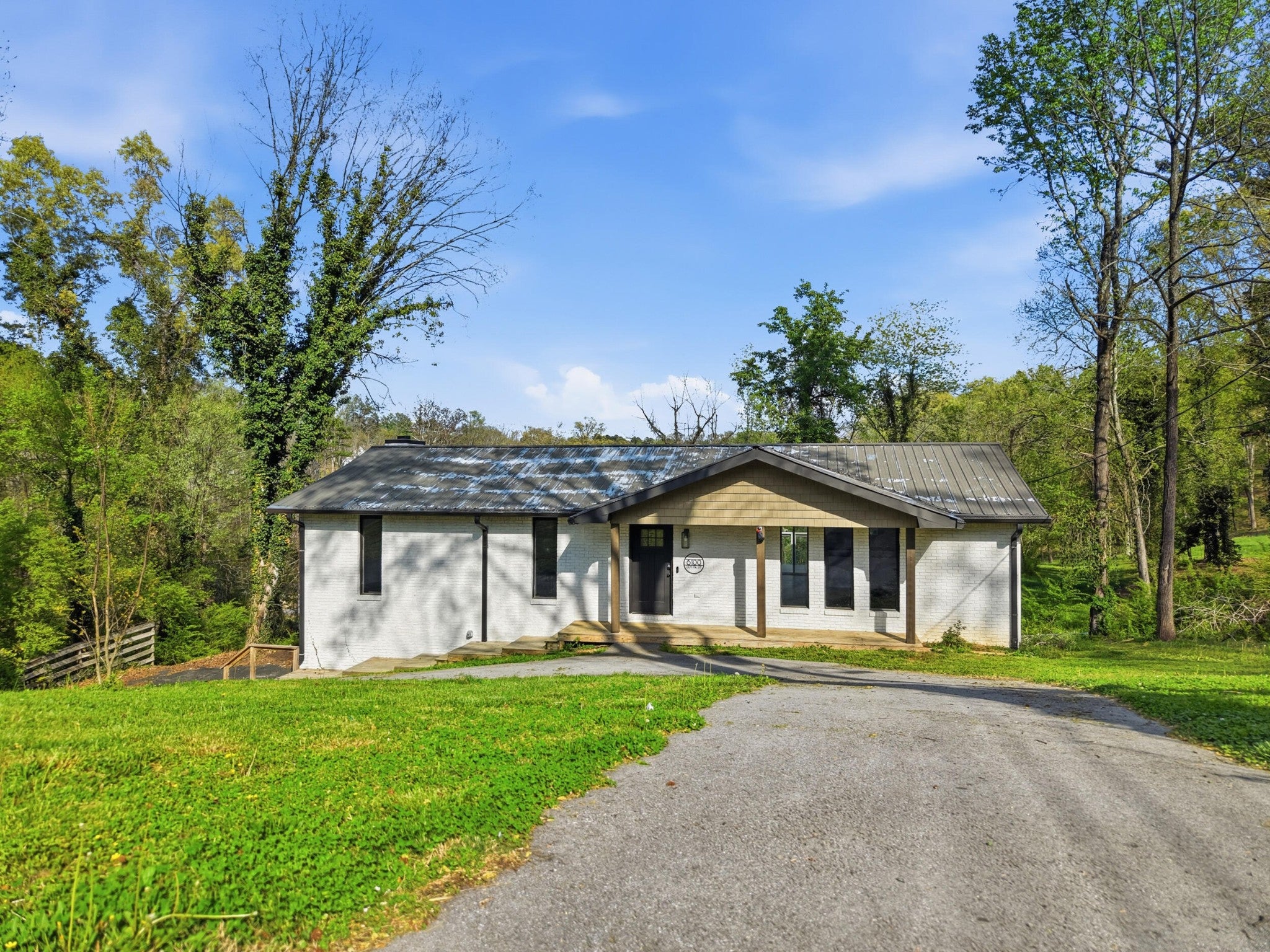 6100 Lottie Lane