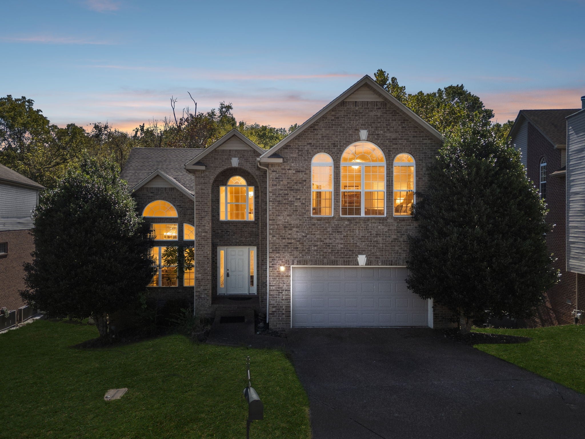5409 Oak Chase Dr