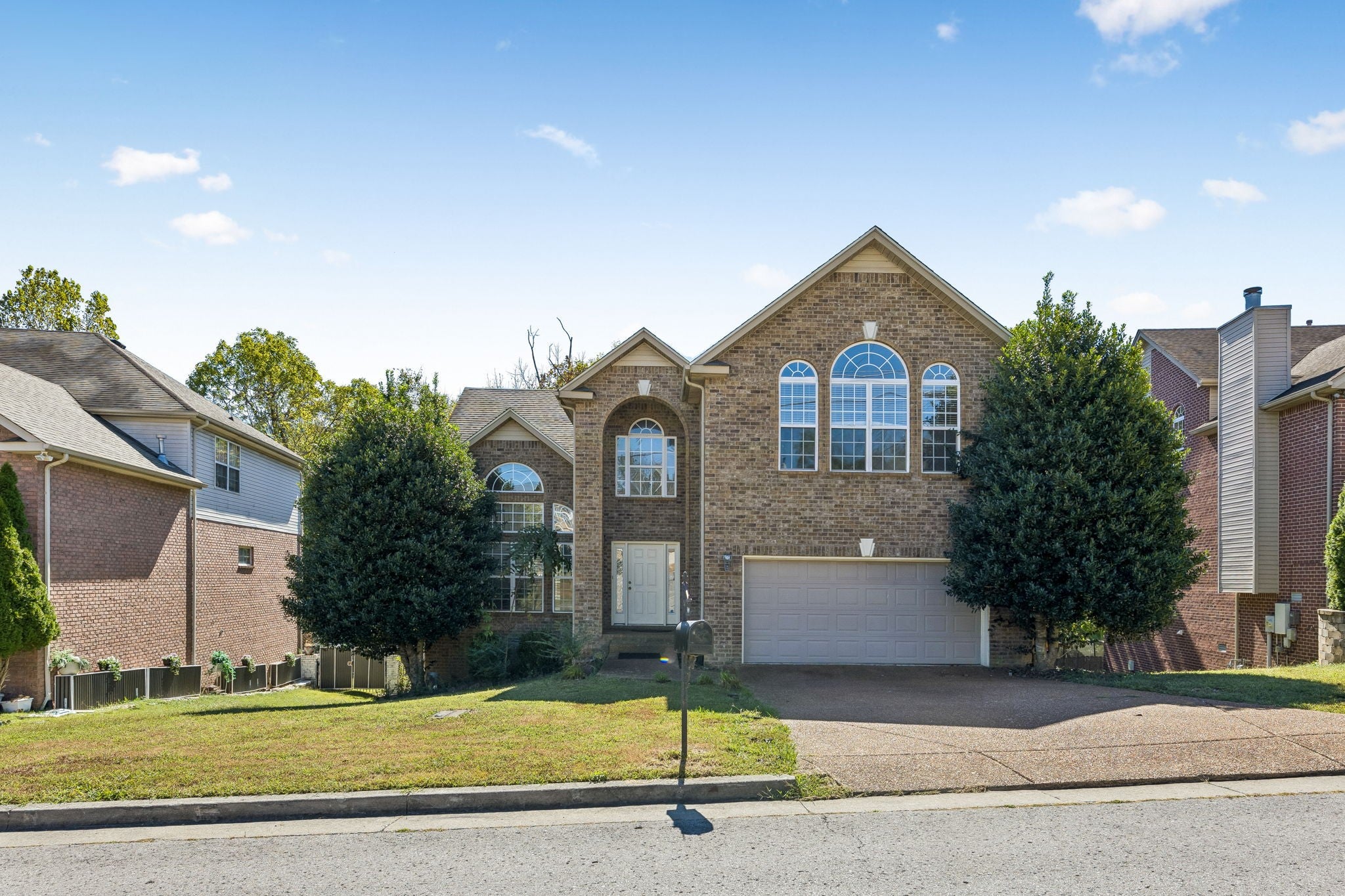 5409 Oak Chase Dr