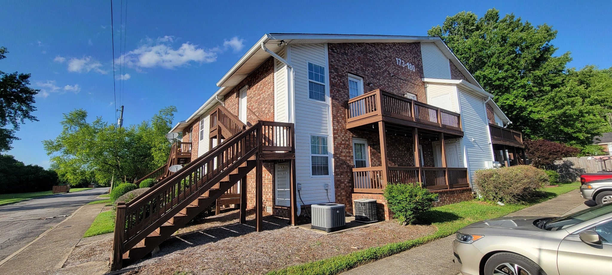2.0-bed rental at 176 Brooke Castle Dr