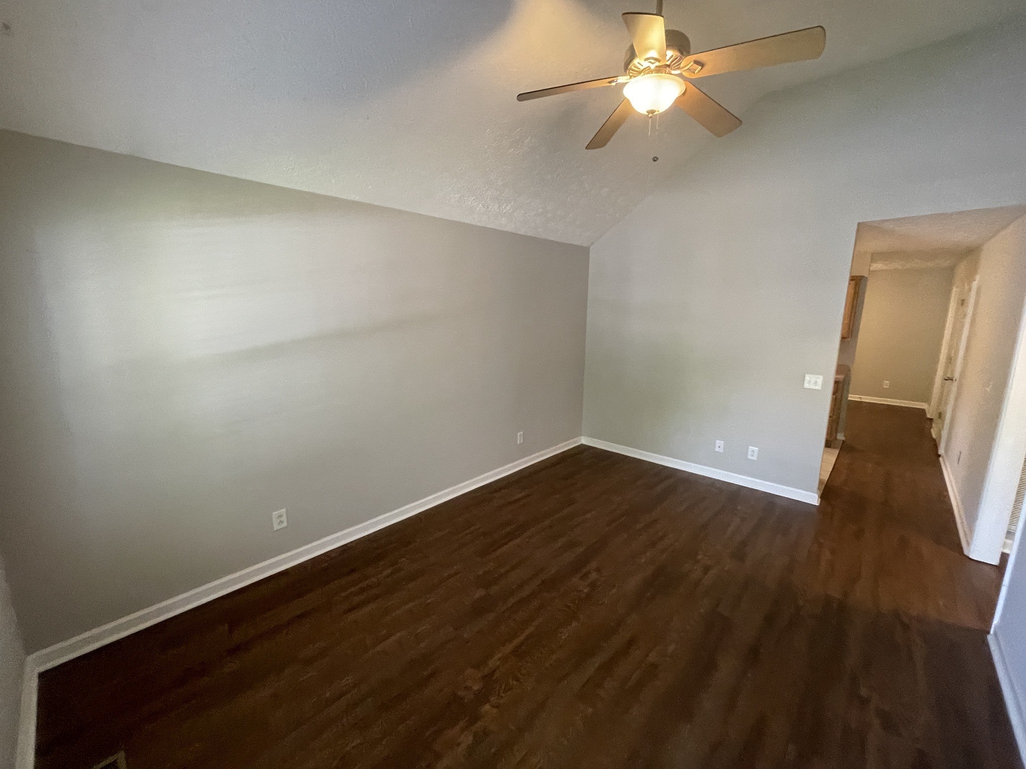 3-bed home for rent in Nashville, TN 37208, 2209 Albion St 2209 Albion St, Nashville TN 37208 3-bed home, photo 2 of 15