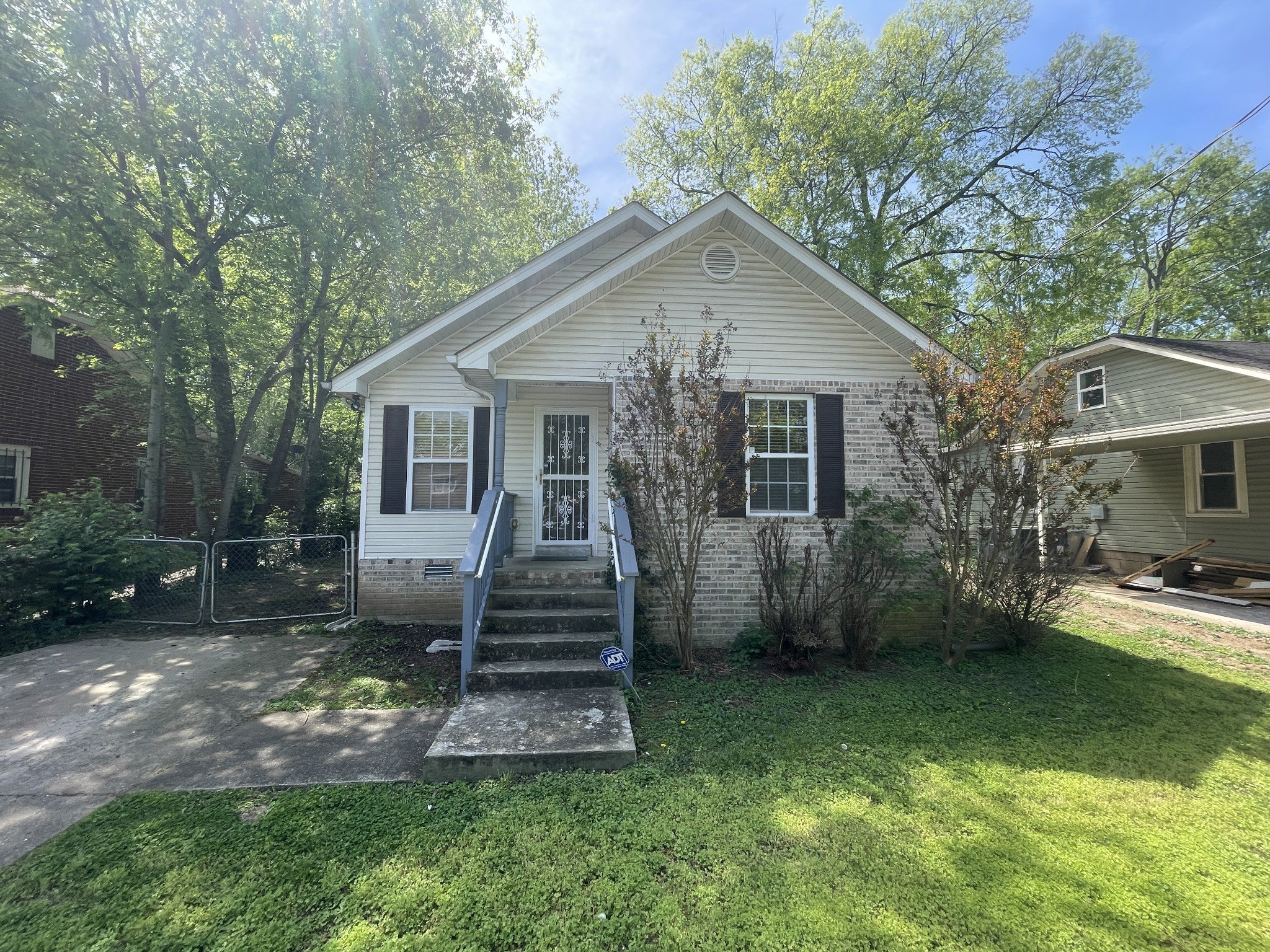 3.0-bed rental at 2209 Albion St