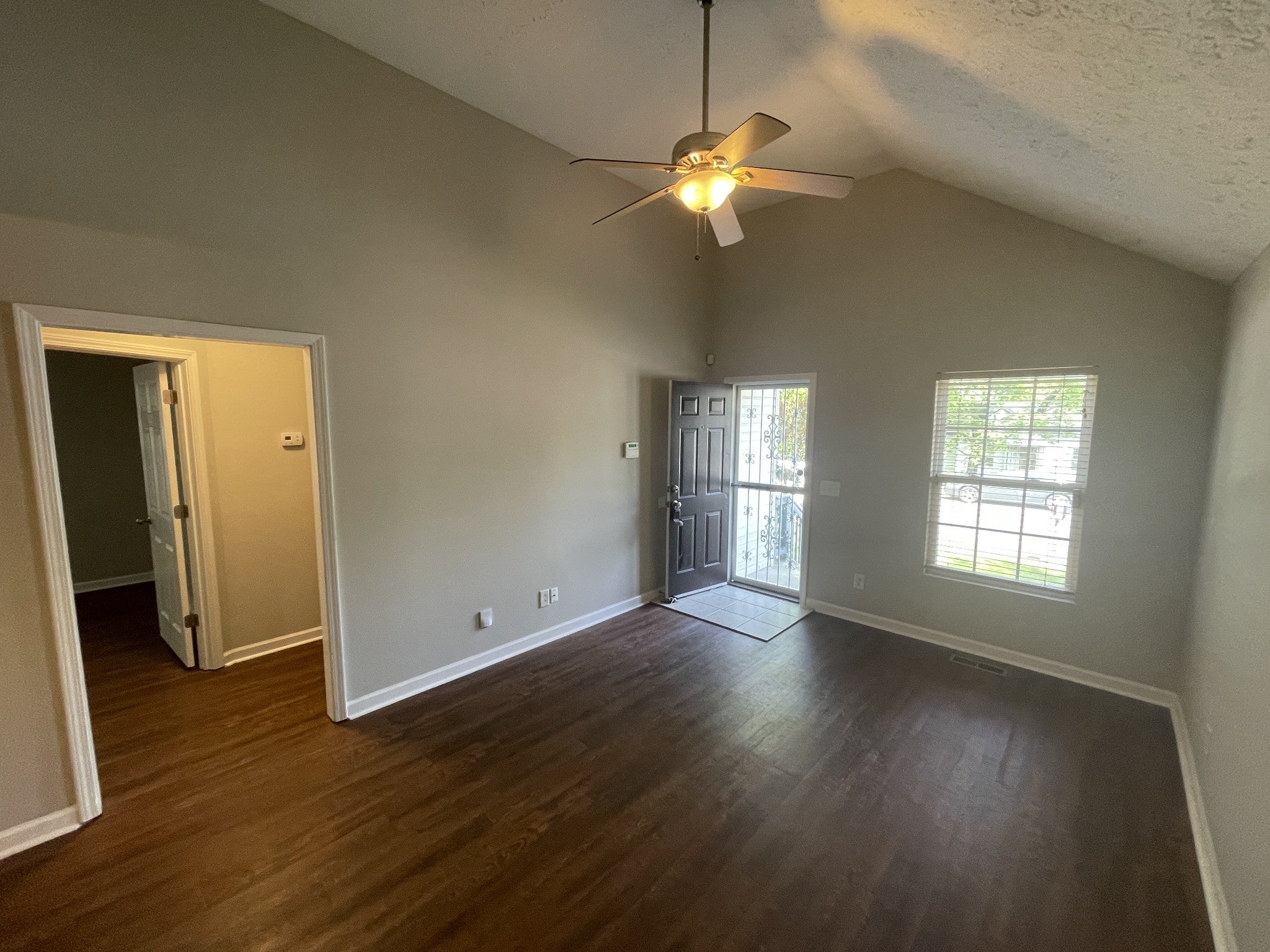 3-bed home for rent in Nashville, TN 37208, 2209 Albion St 2209 Albion St, Nashville TN 37208 3-bed home, photo 3 of 15