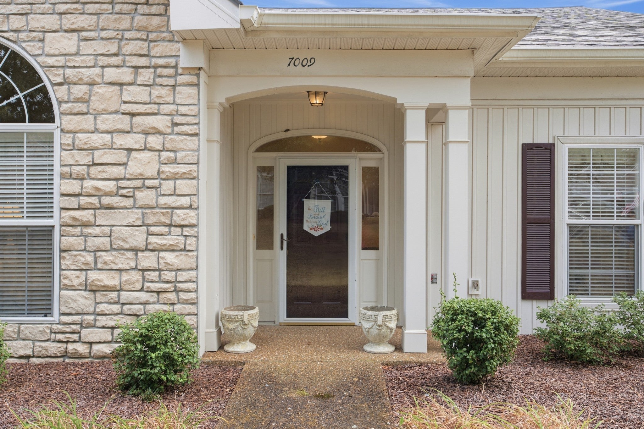 7009 Sunrise Cir