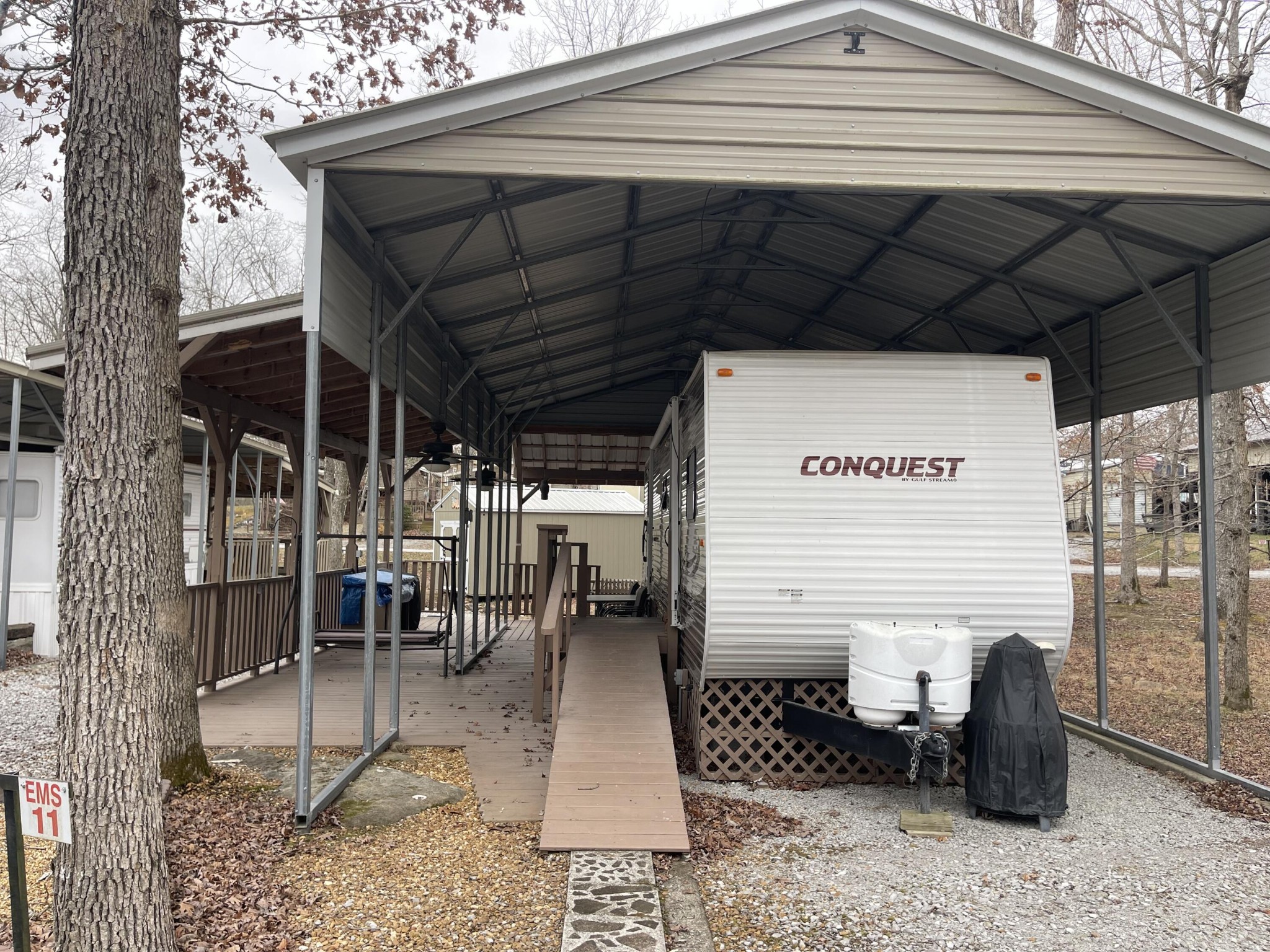 950 Forest Ln & Chestnut Oak Dr