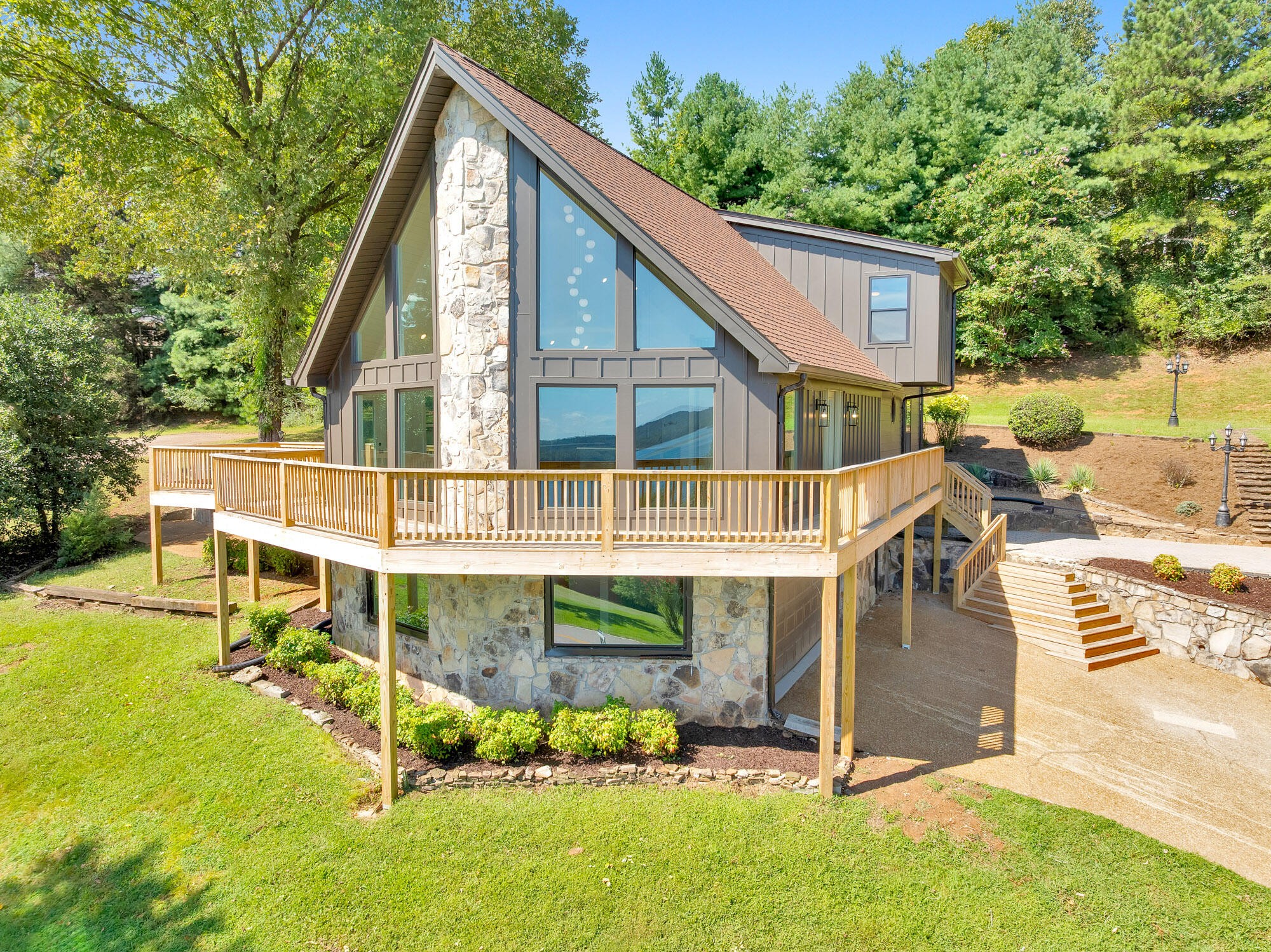 3513 Gold Point Circle S