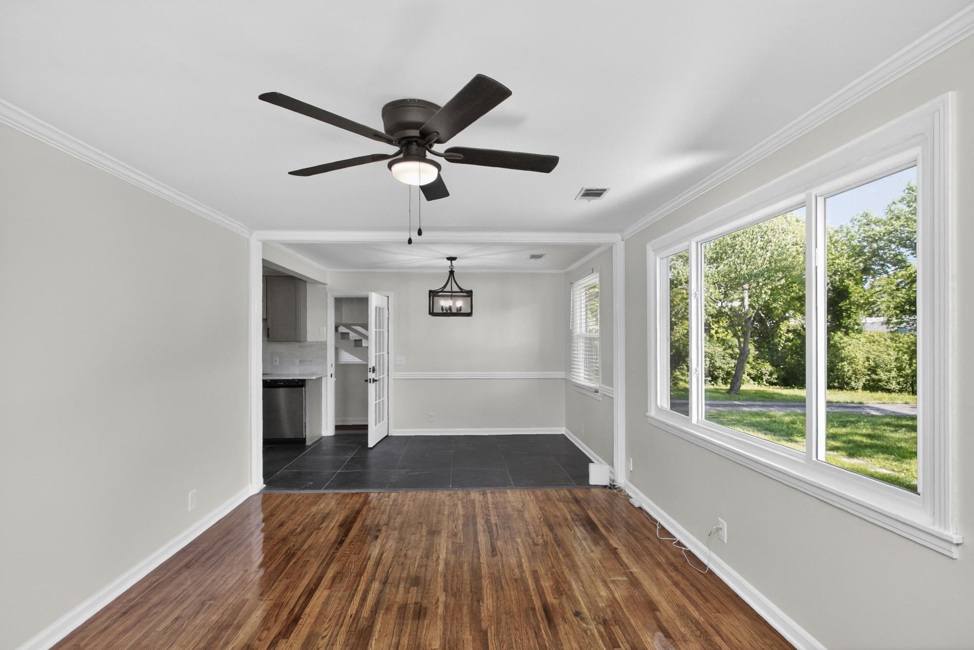1116 Westchester Dr - Photo 4