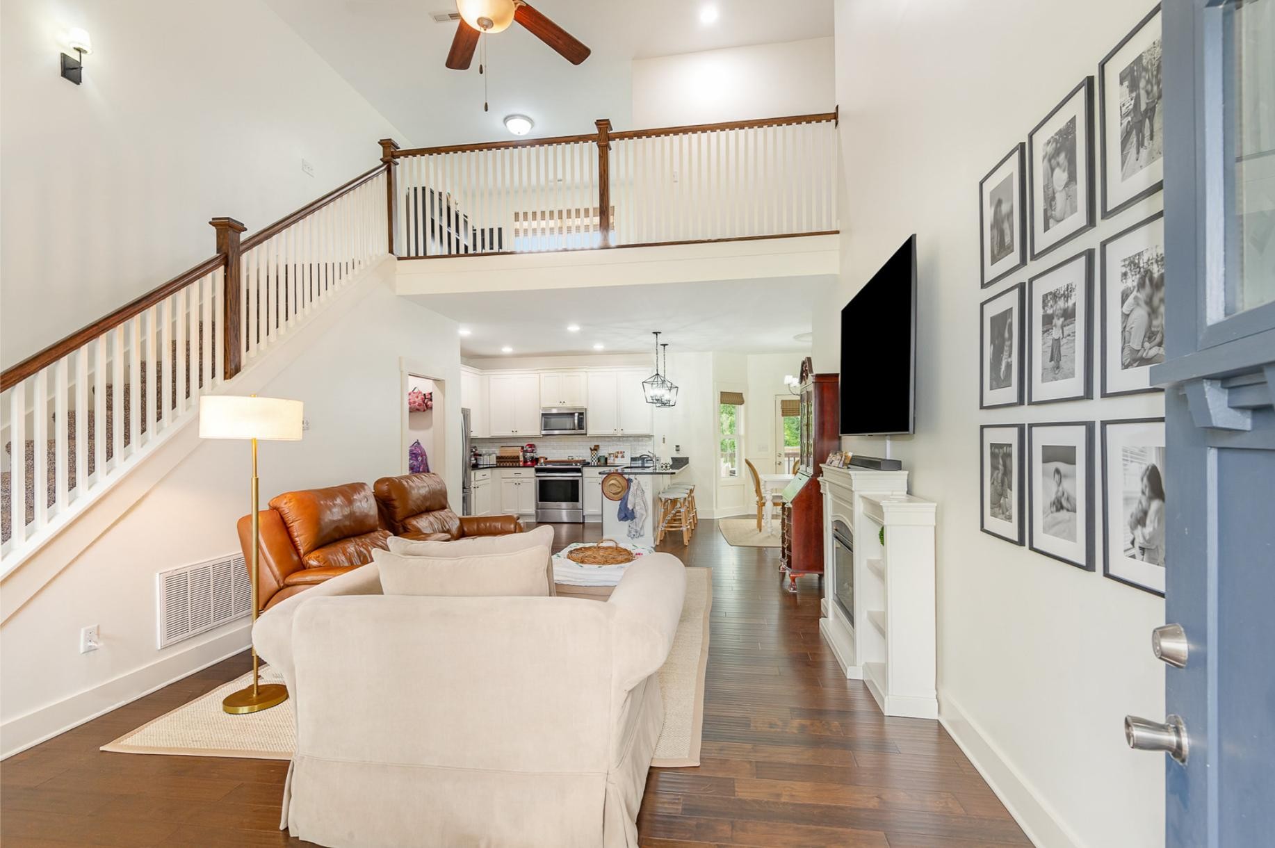 201 Hart Ln