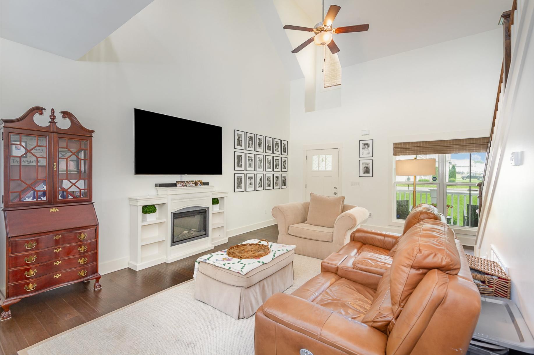 201 Hart Ln