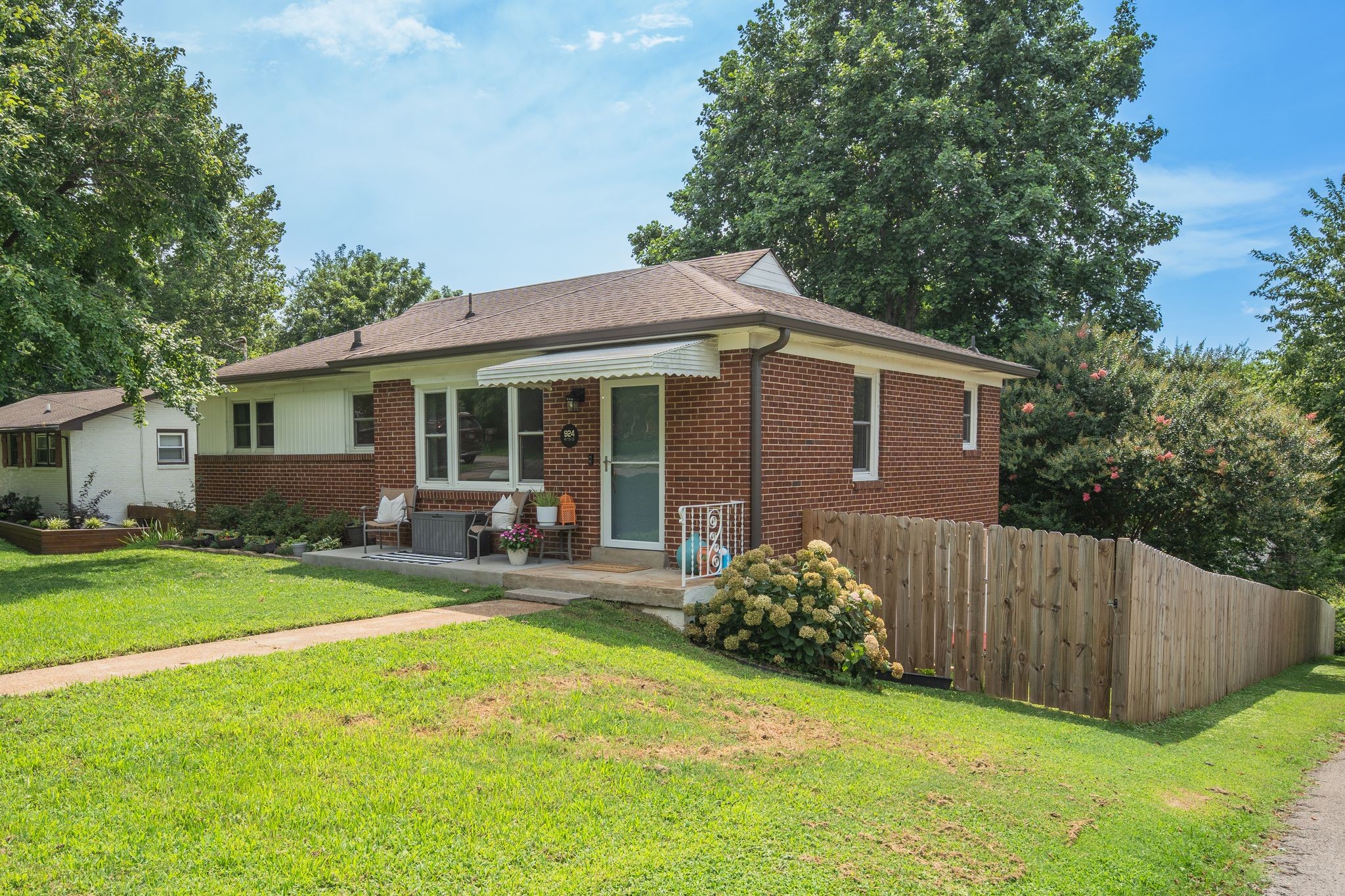 924 Potter Ln