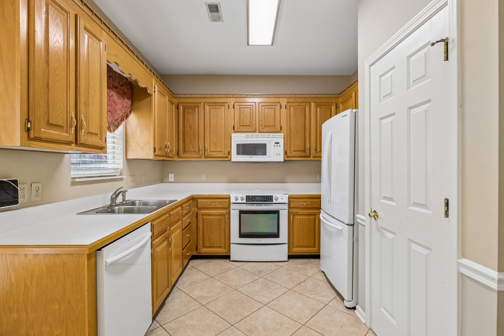 1402 Tasmania Ct