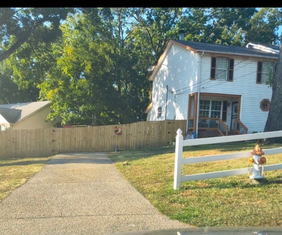 700 Luann Ct, Antioch TN 37013 3-bed home, photo 3 of 15