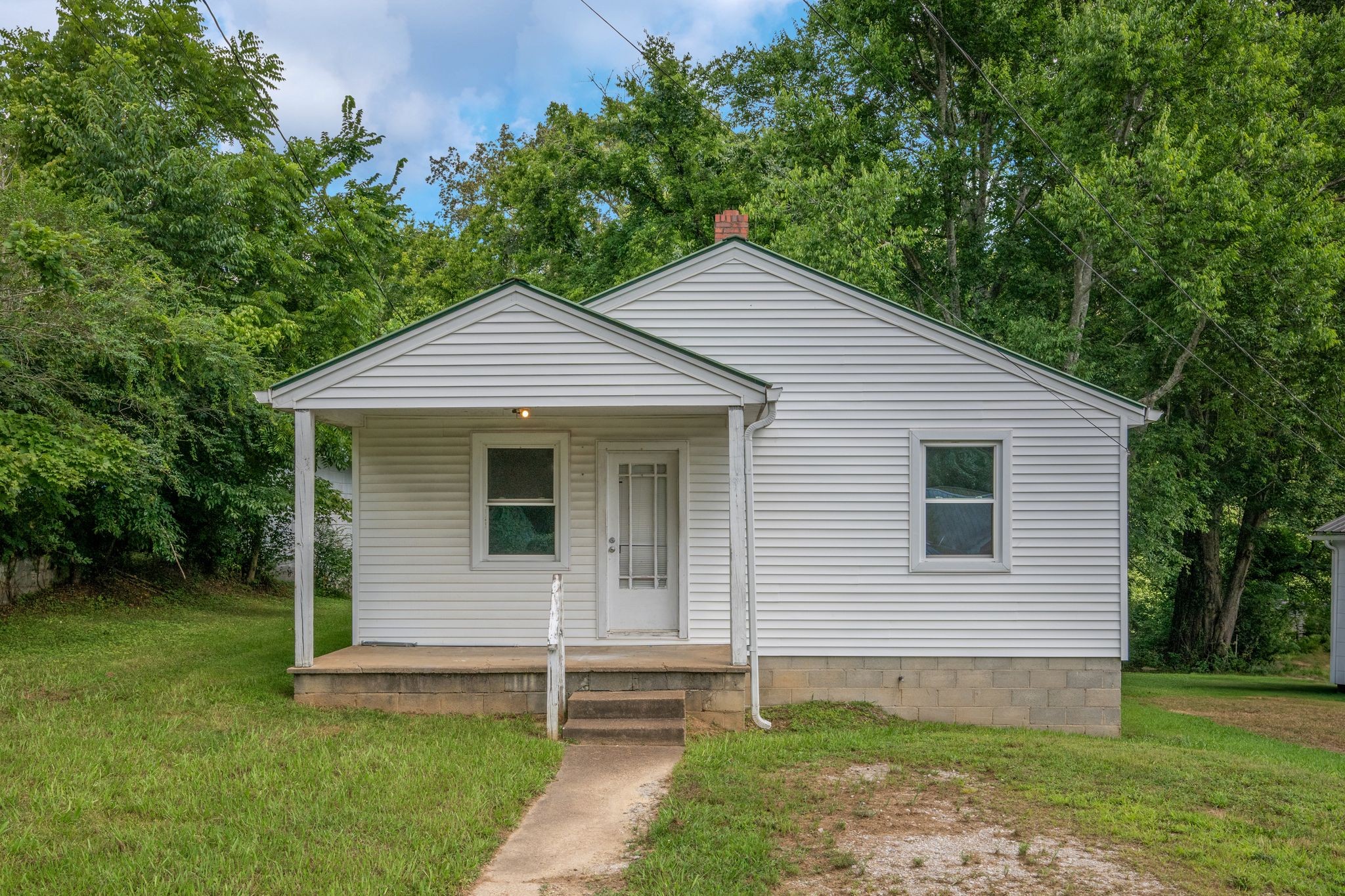 109 Riverside Dr
