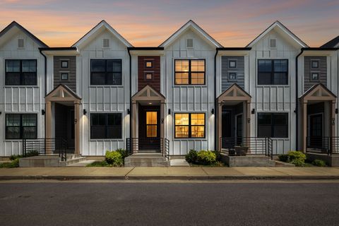 Photo of 41 W High St #D8, Clarksville, TN 37040 (MLS # 3183438)