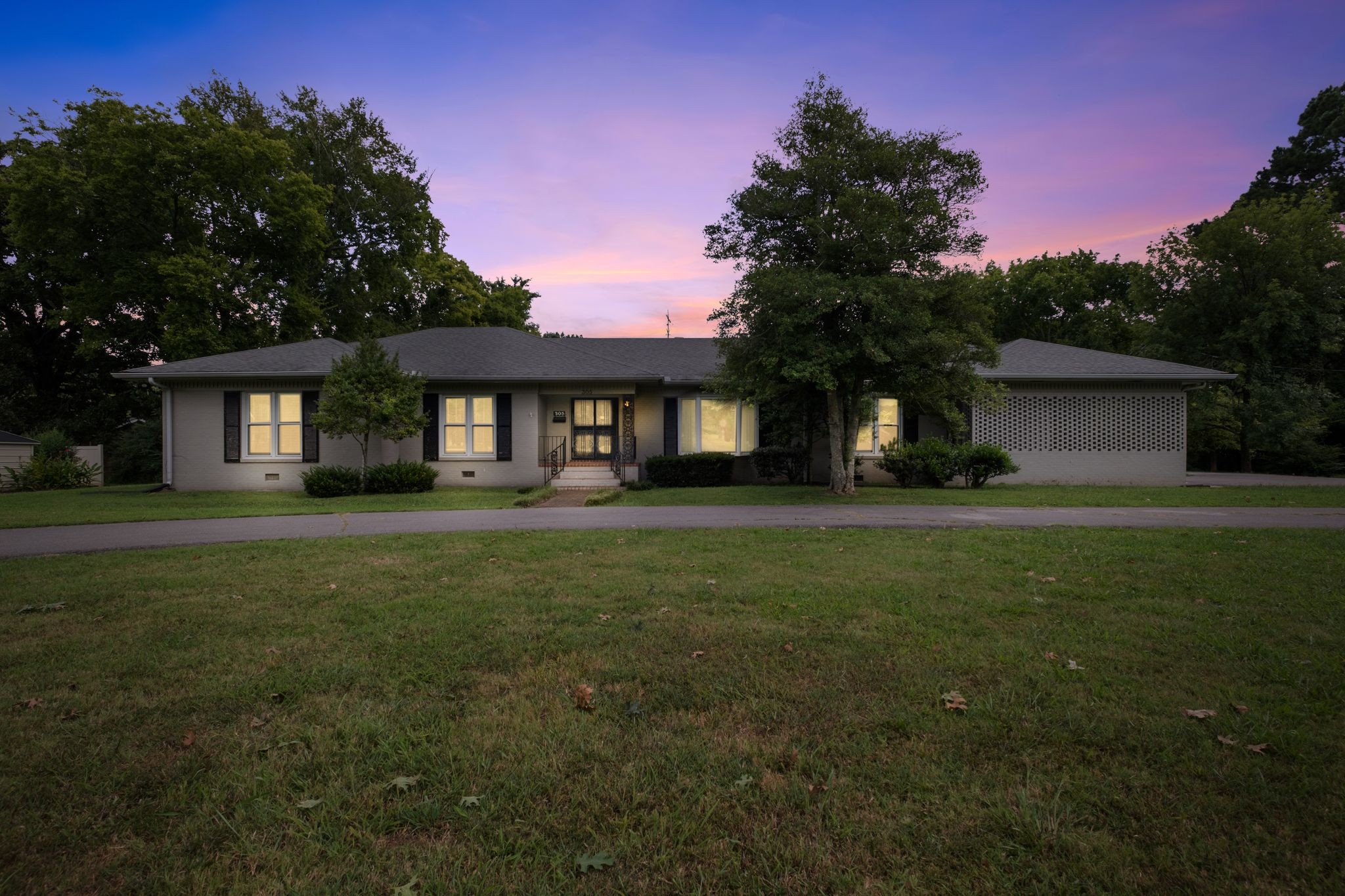 305 Castle Heights Ave