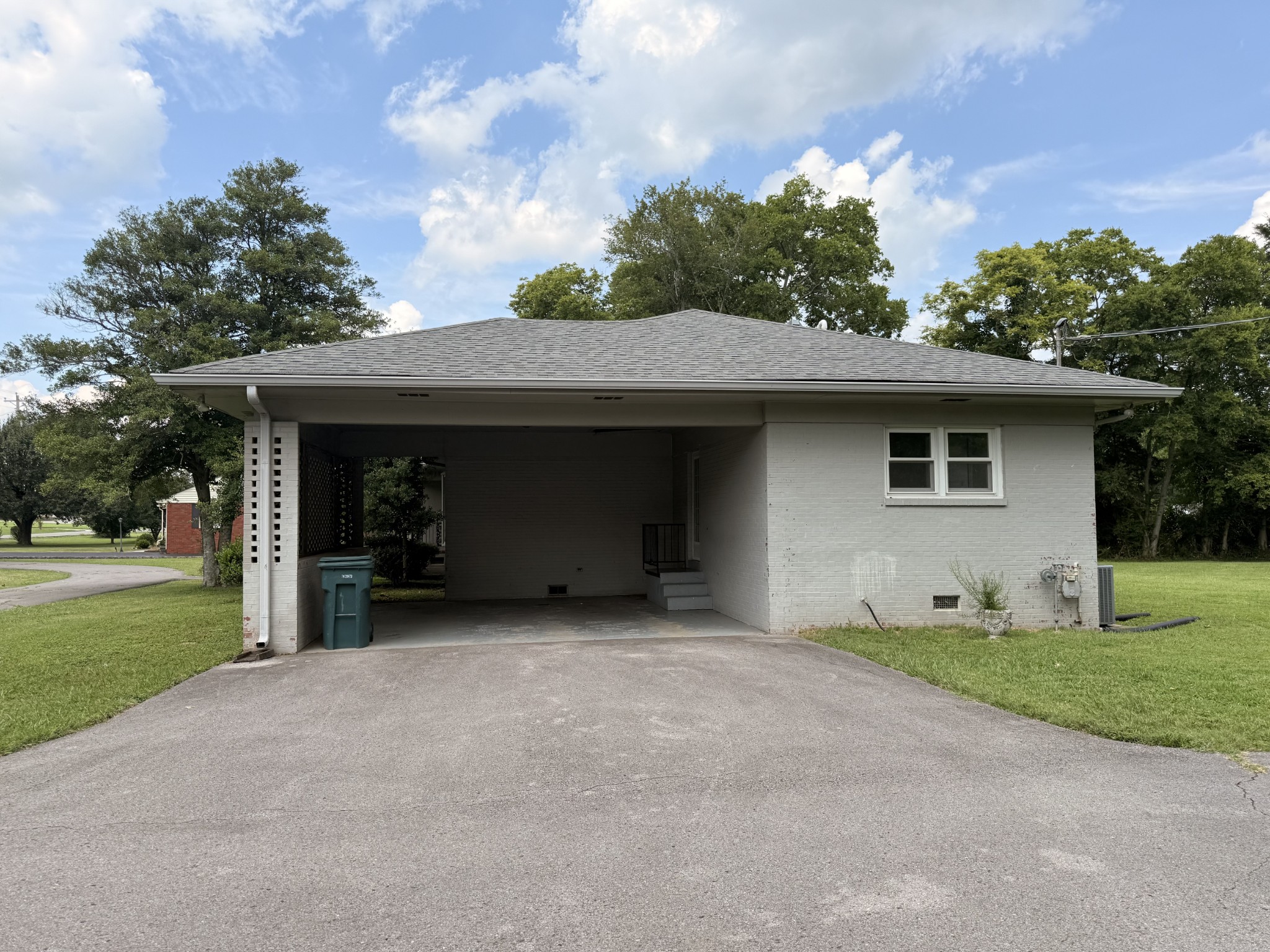 305 Castle Heights Ave