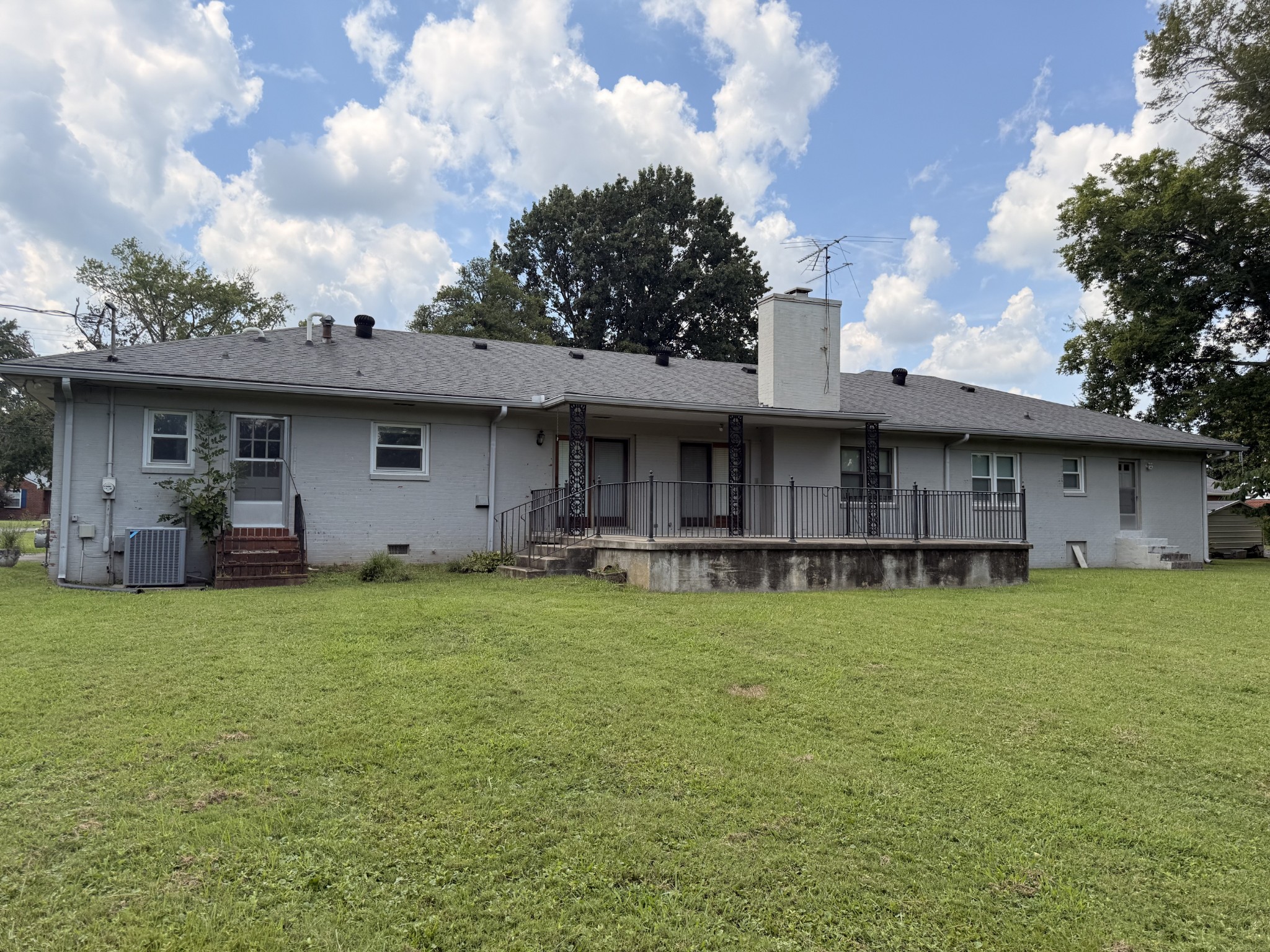 305 Castle Heights Ave