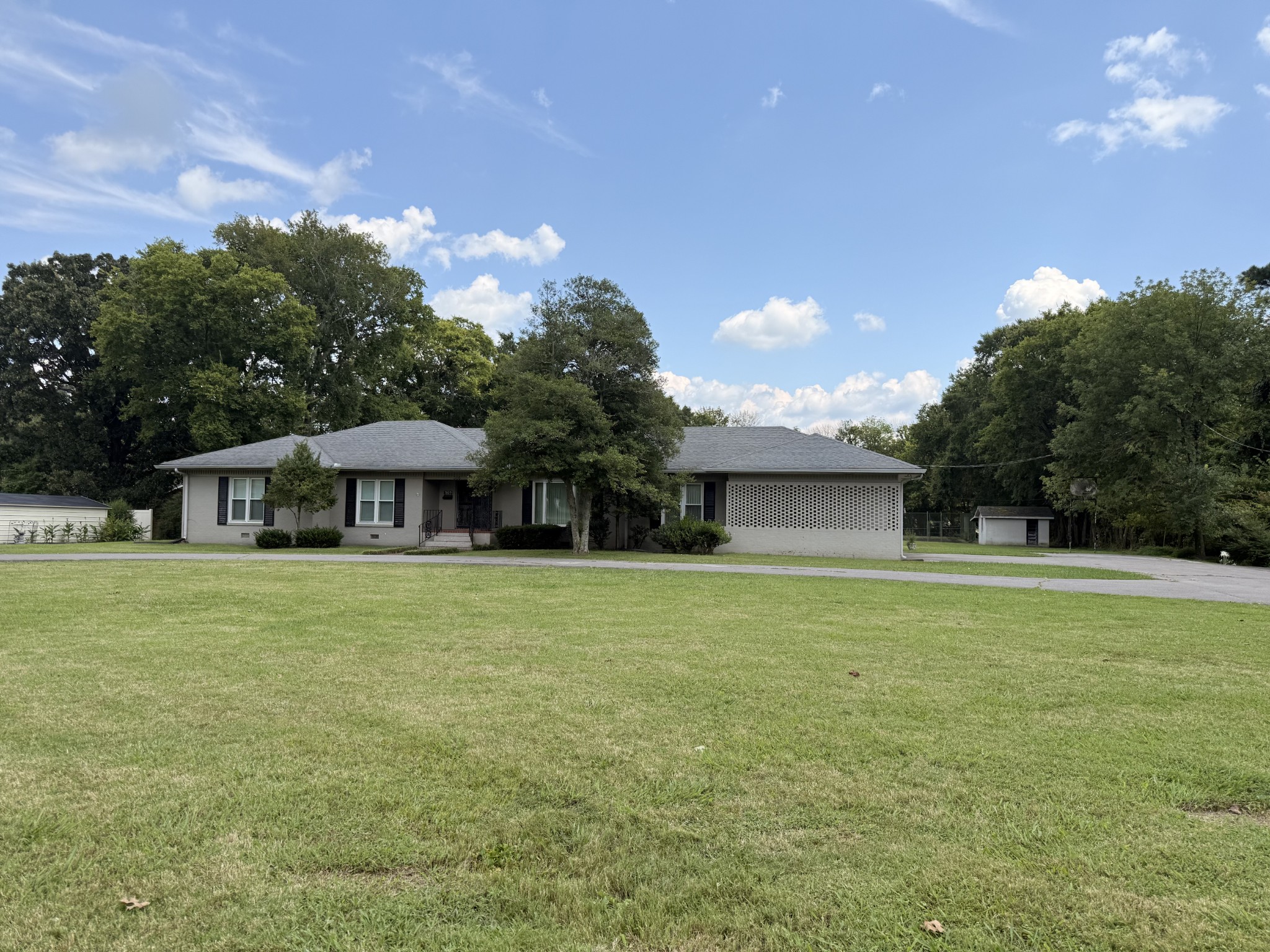 305 Castle Heights Ave