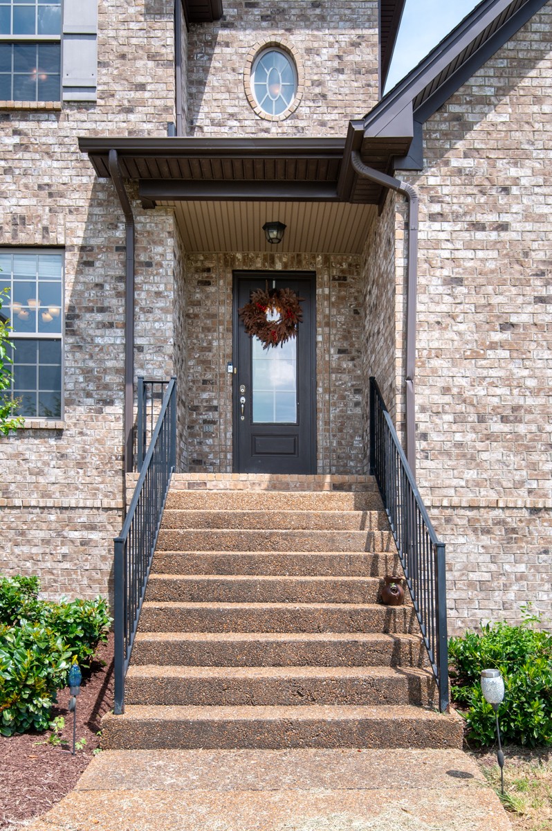 1073 Lillian Ln