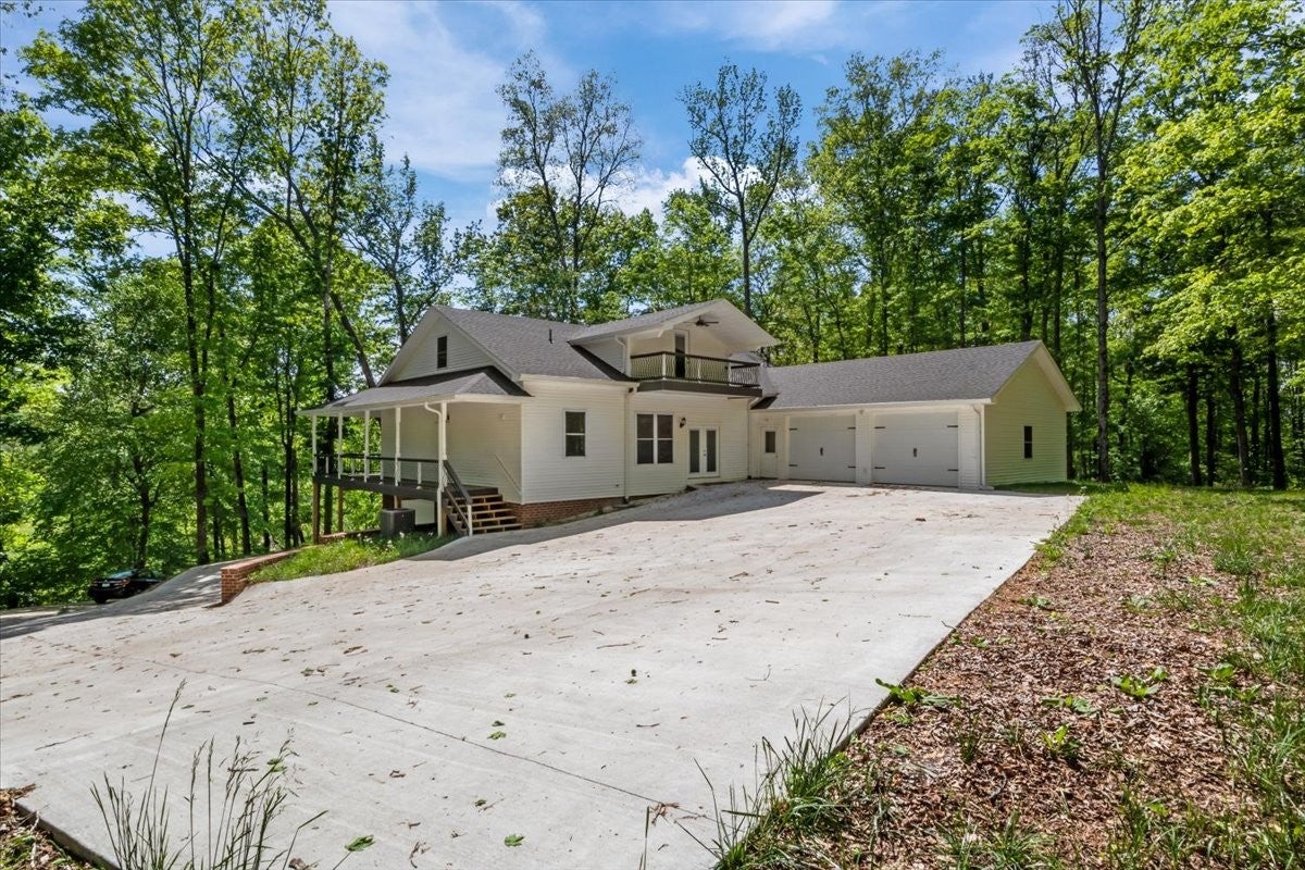 6130 Clydeton Rd