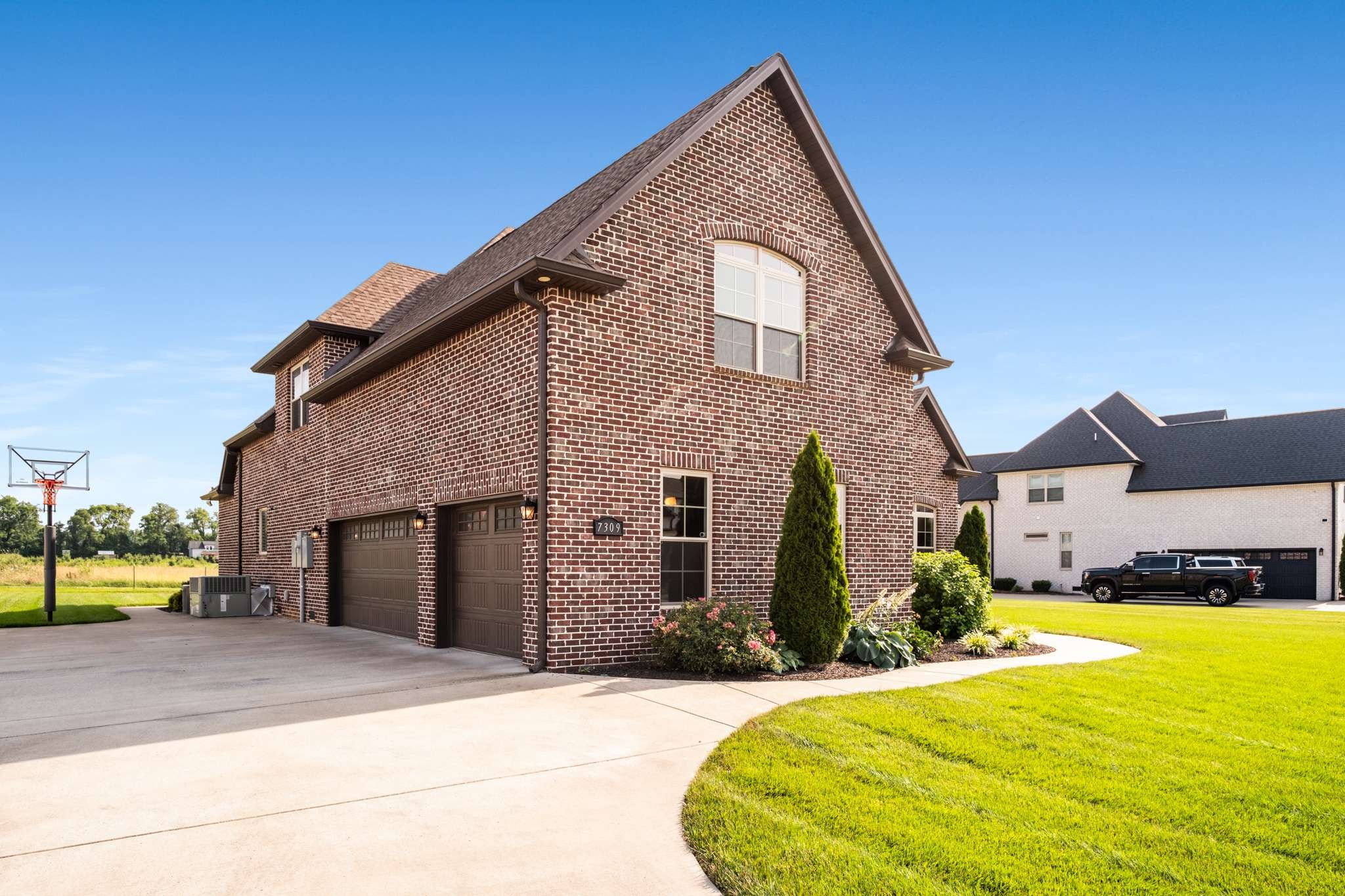 7309 Pembrooke Farms Dr