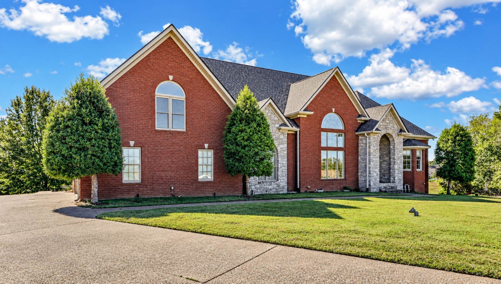 3004 Edgemont Dr